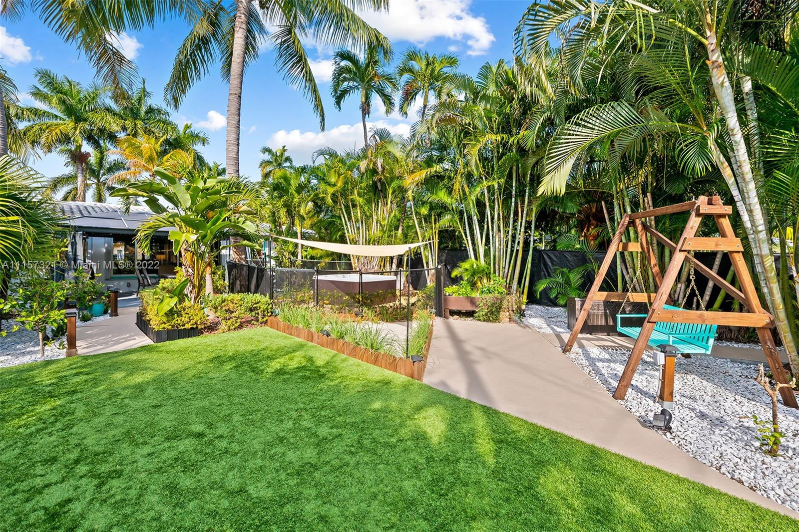 HOLLYWOOD LAKES SEC - Residential