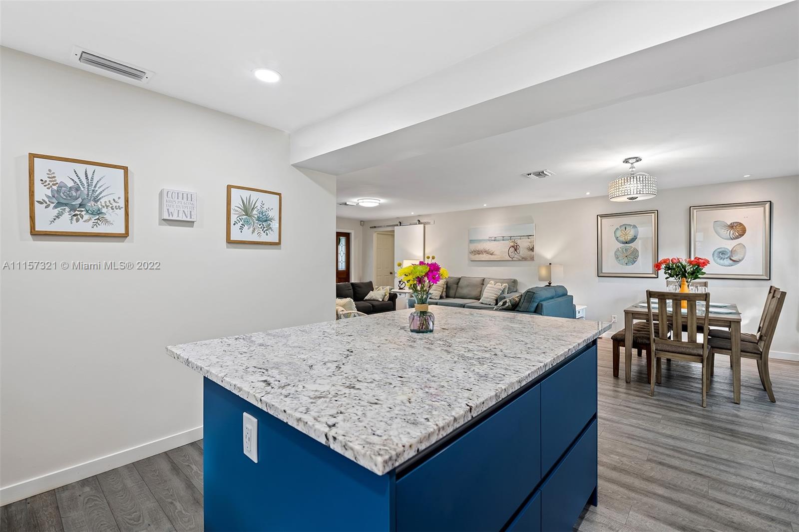 HOLLYWOOD LAKES SEC - Residential