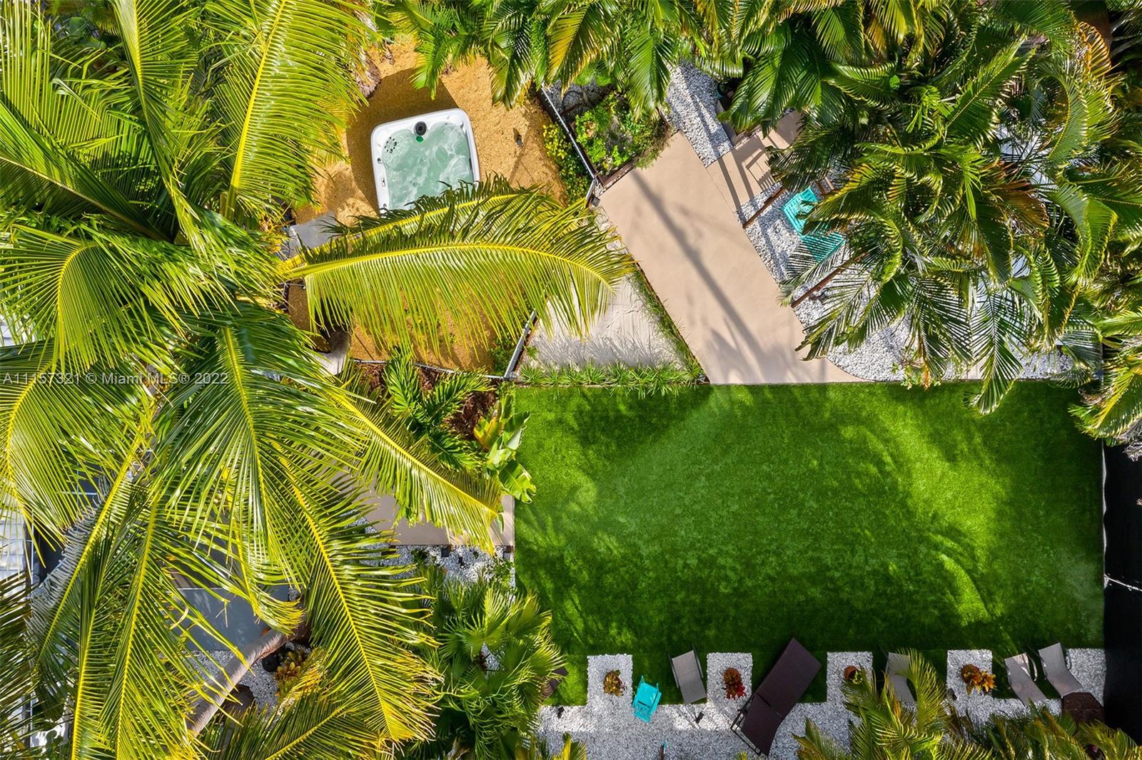 HOLLYWOOD LAKES SEC - Residential