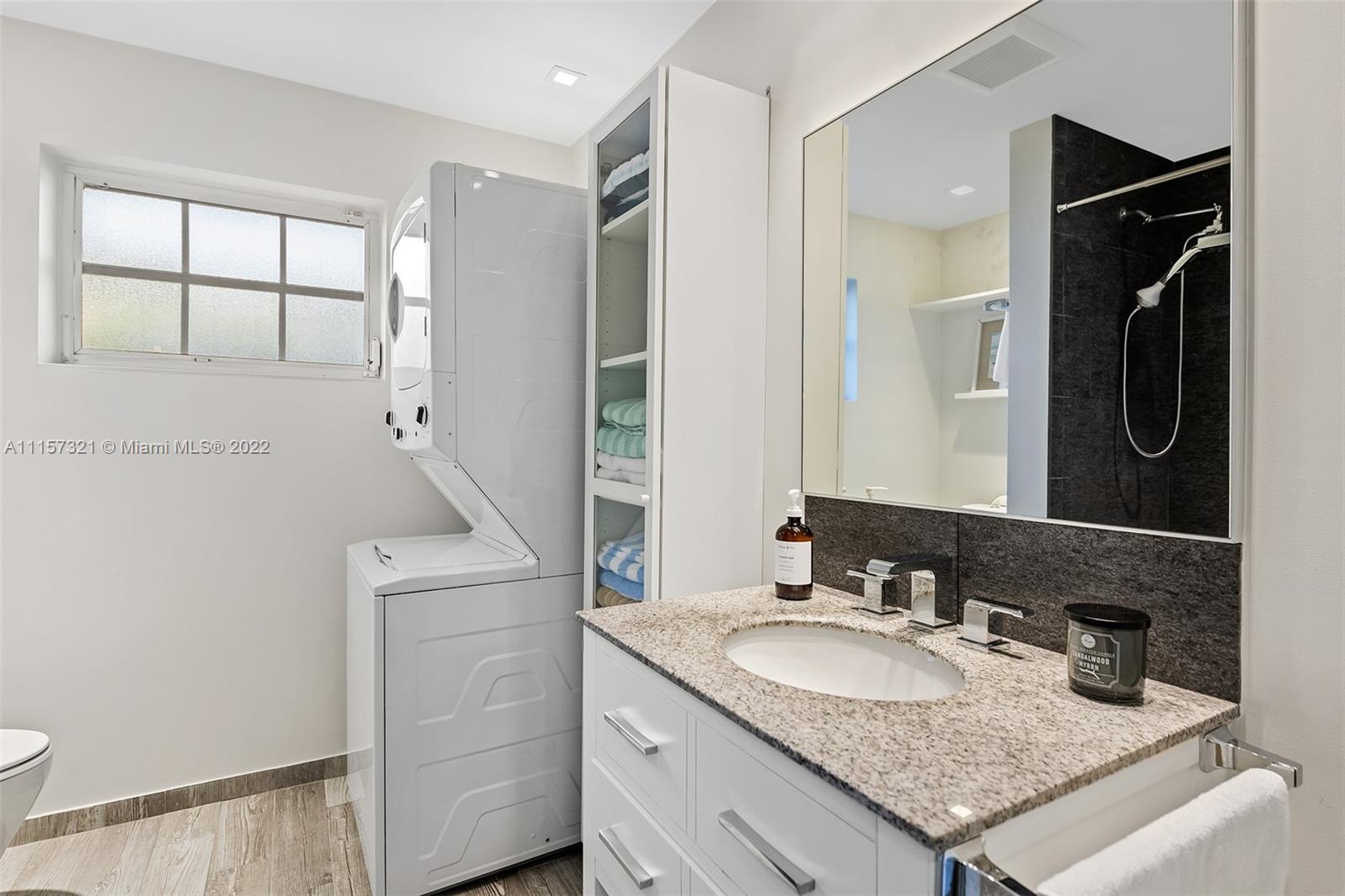 HOLLYWOOD LAKES SEC - Residential