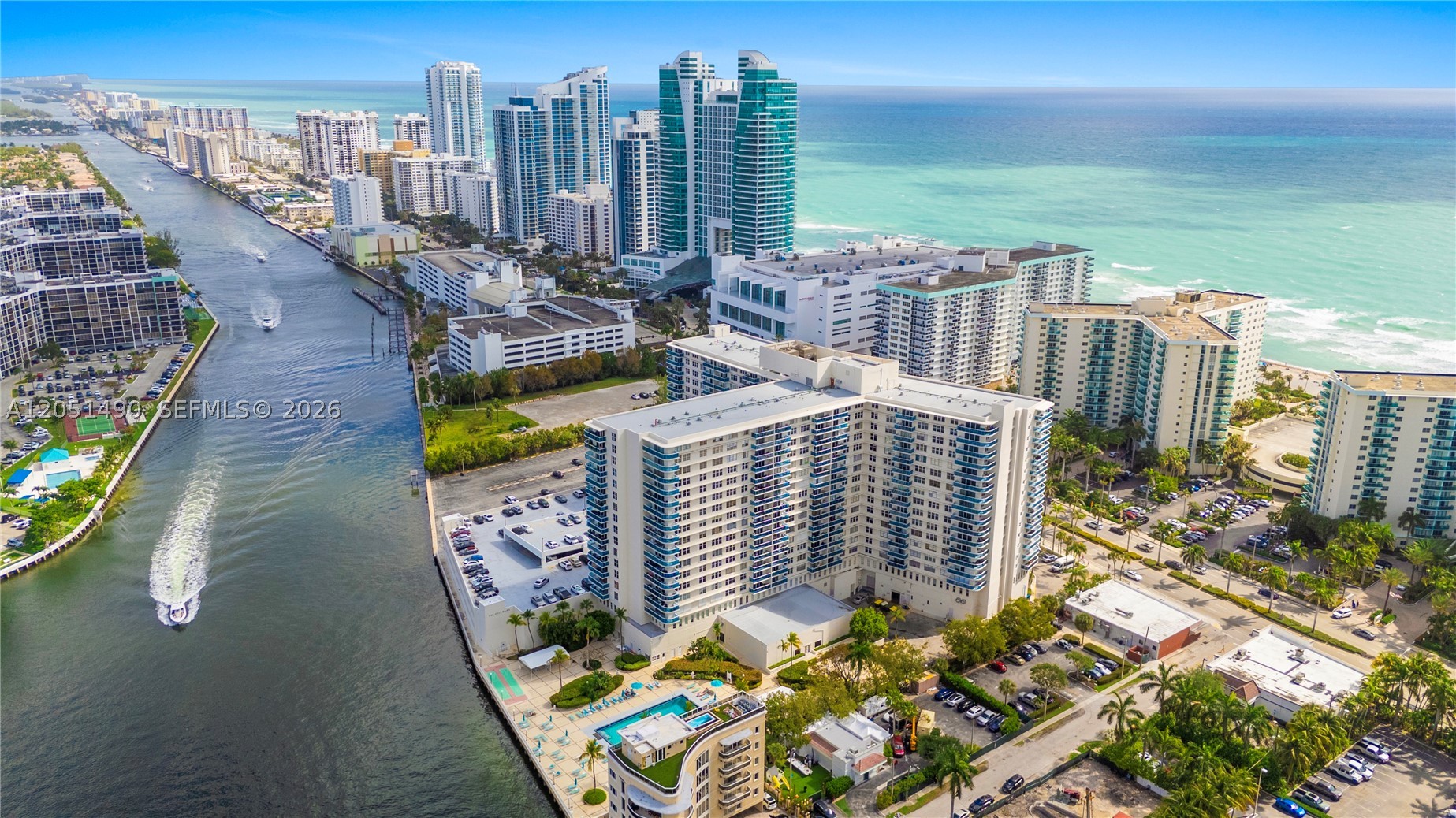 HALLMARK OF HOLLYWOOD CON - Residential Lease