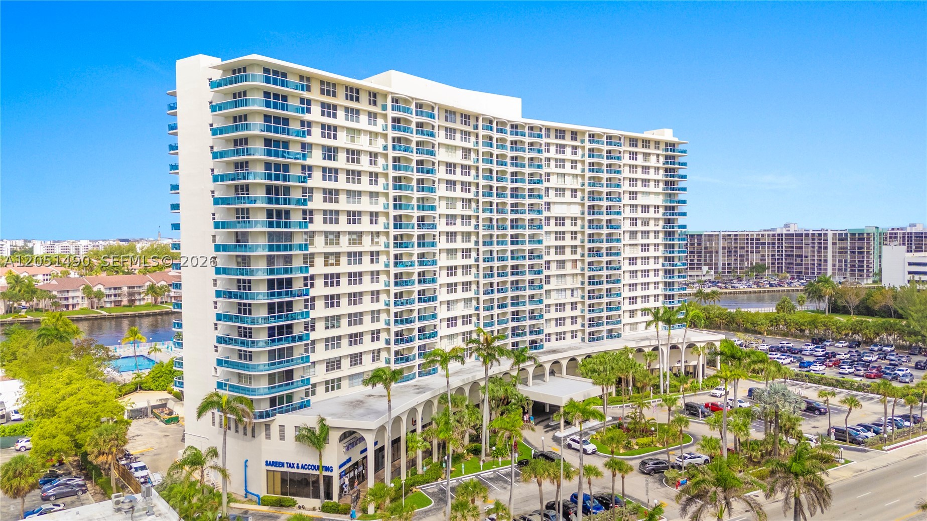 HALLMARK OF HOLLYWOOD CON - Residential Lease