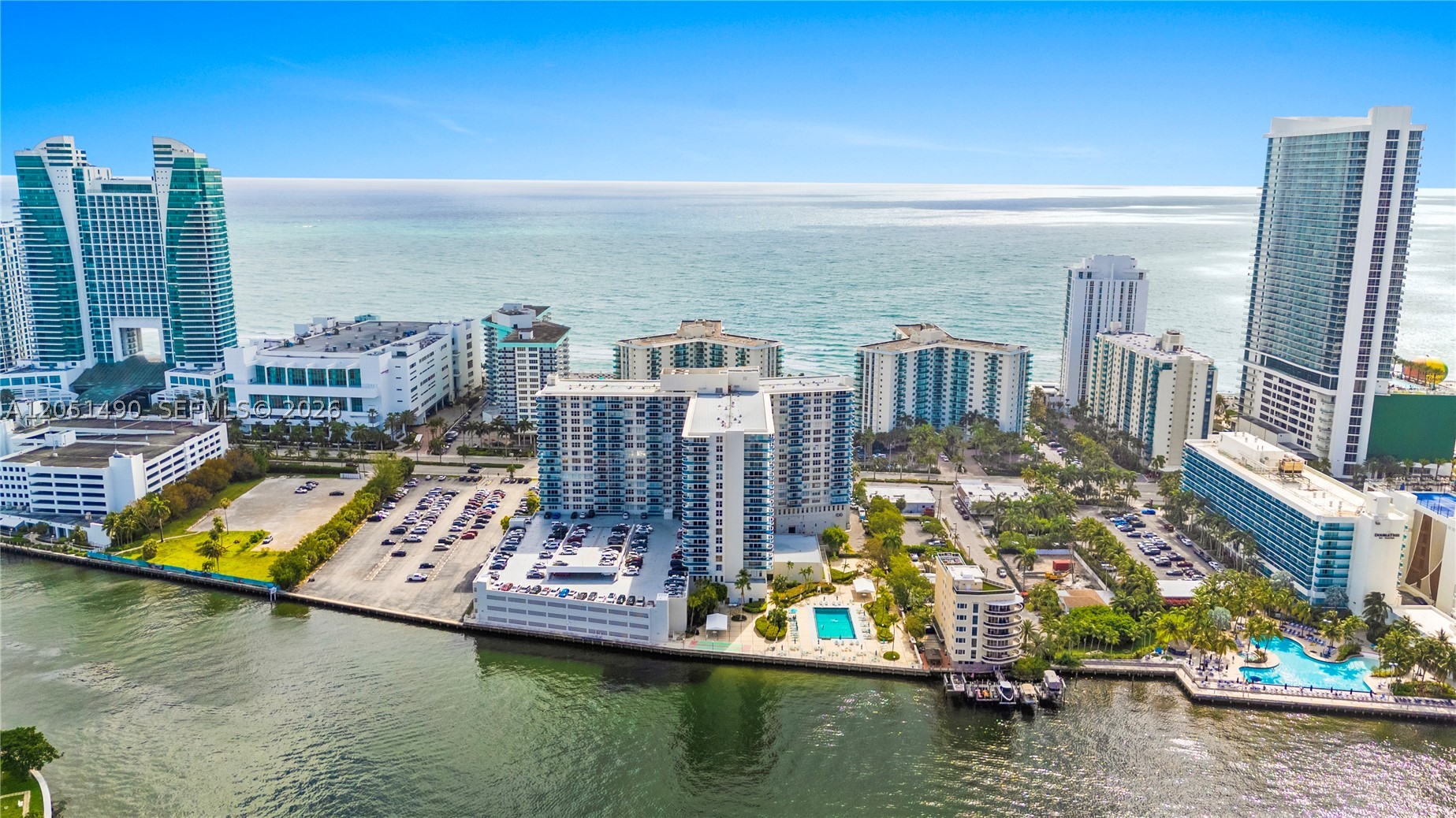 HALLMARK OF HOLLYWOOD CON - Residential Lease