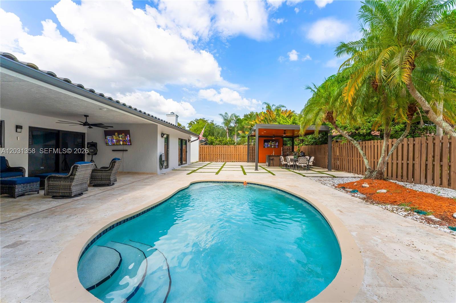 OAKWOOD AT THE HAMMOCKS - Residential