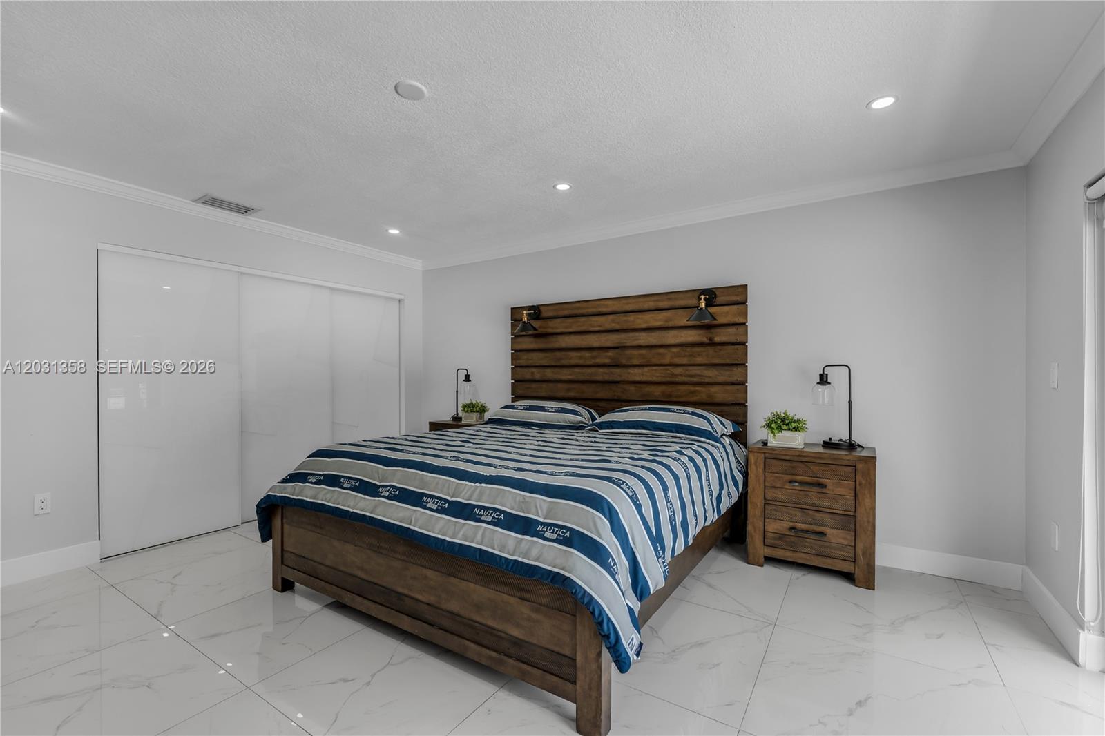 OAKWOOD AT THE HAMMOCKS - Residential