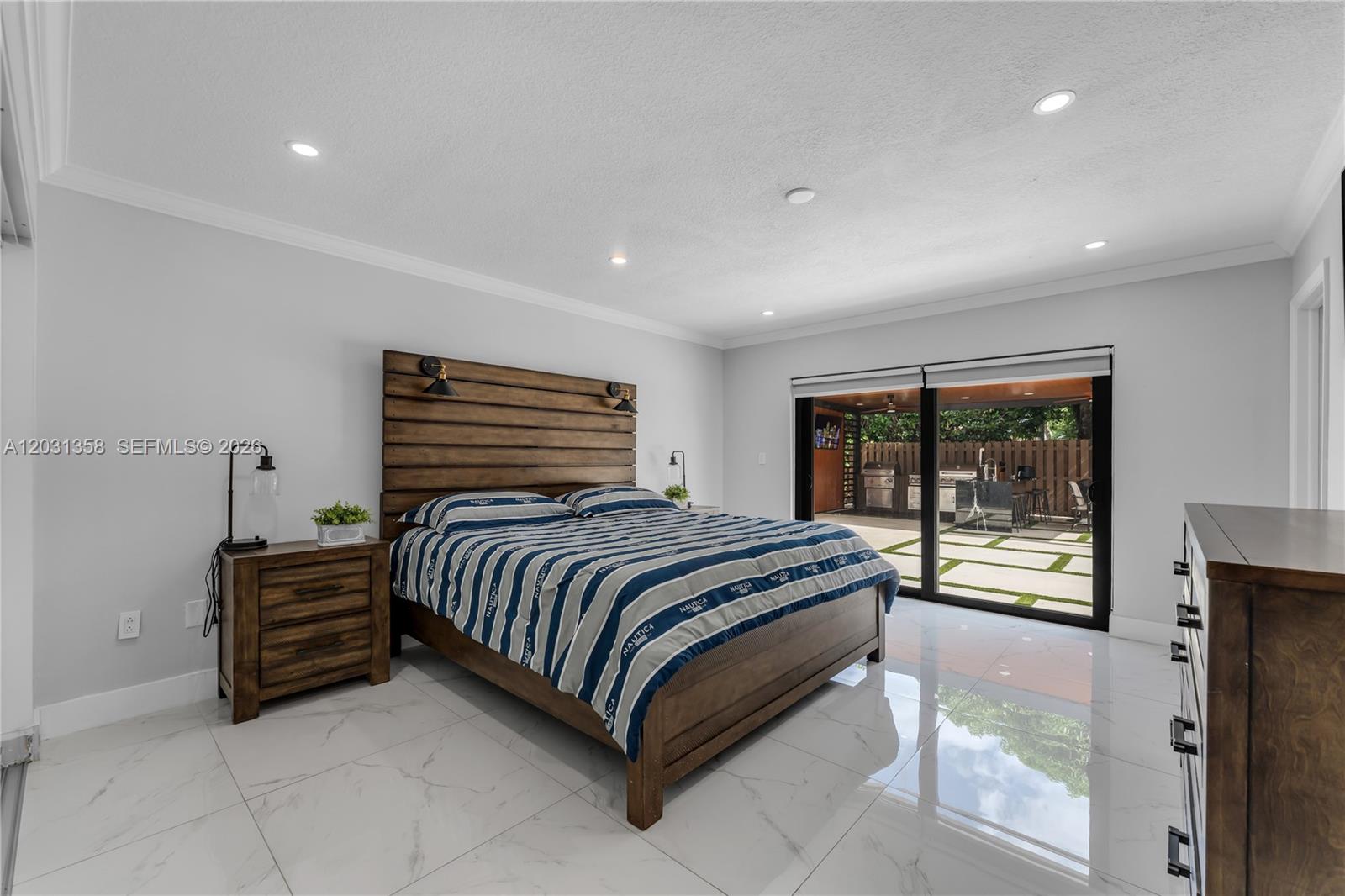 OAKWOOD AT THE HAMMOCKS - Residential