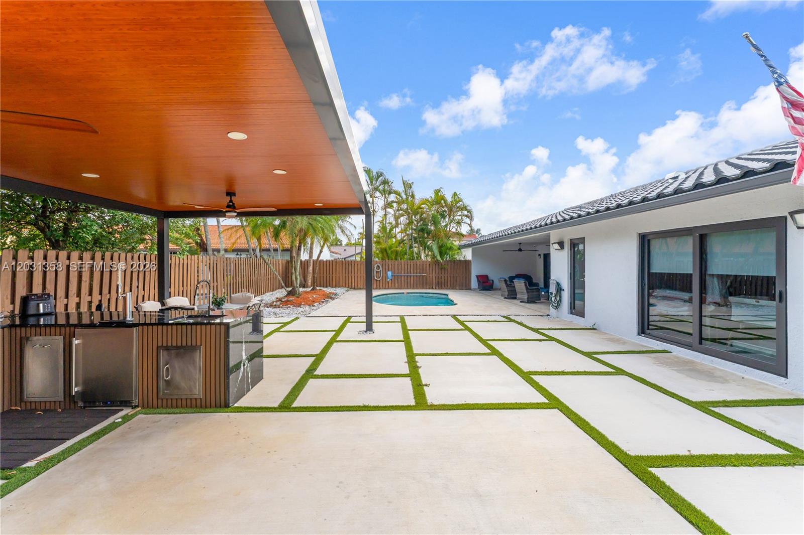 OAKWOOD AT THE HAMMOCKS - Residential