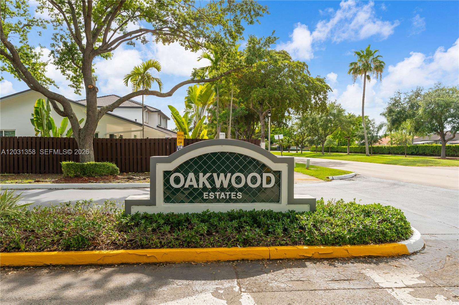 OAKWOOD AT THE HAMMOCKS - Residential