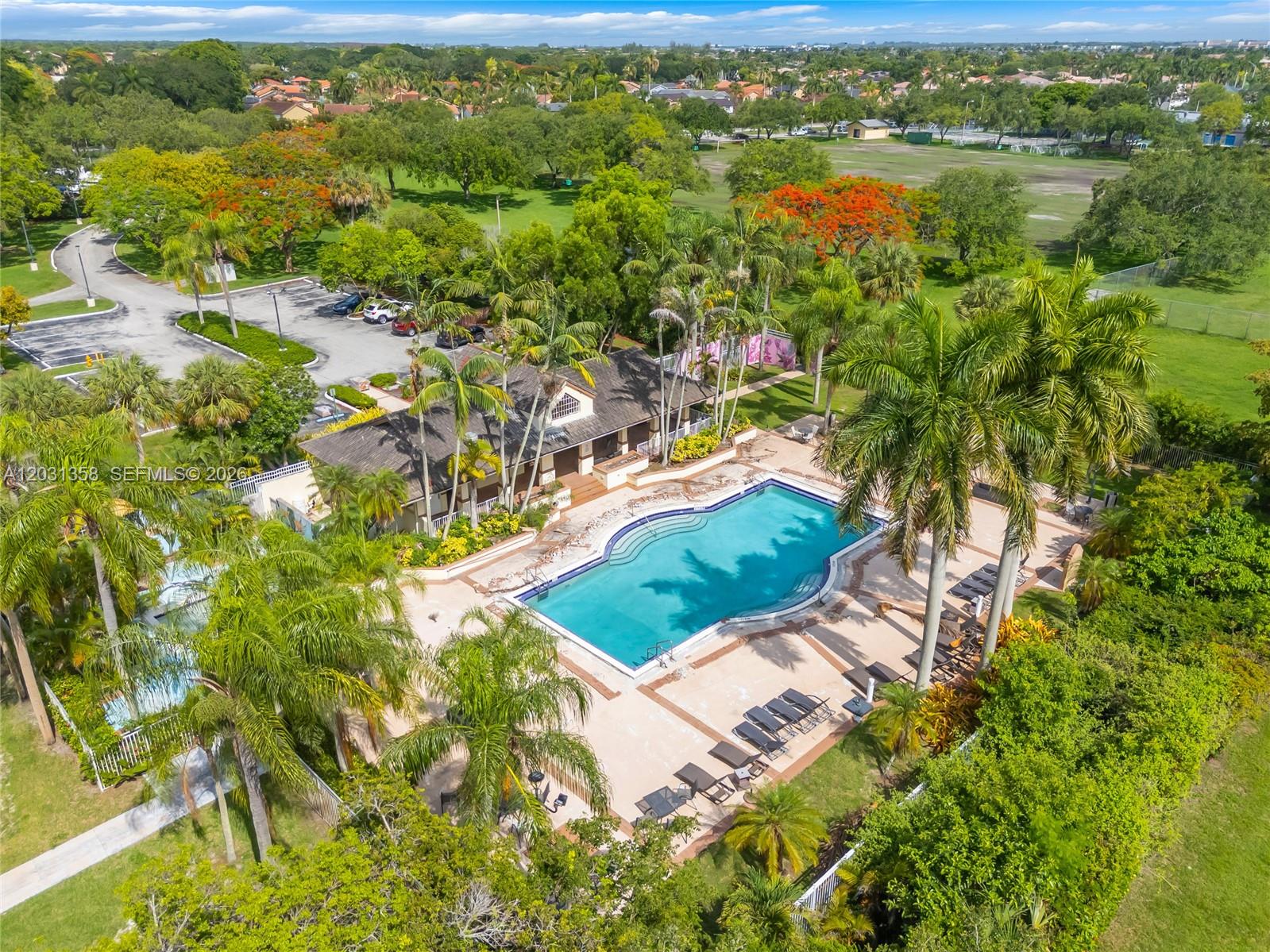 OAKWOOD AT THE HAMMOCKS - Residential