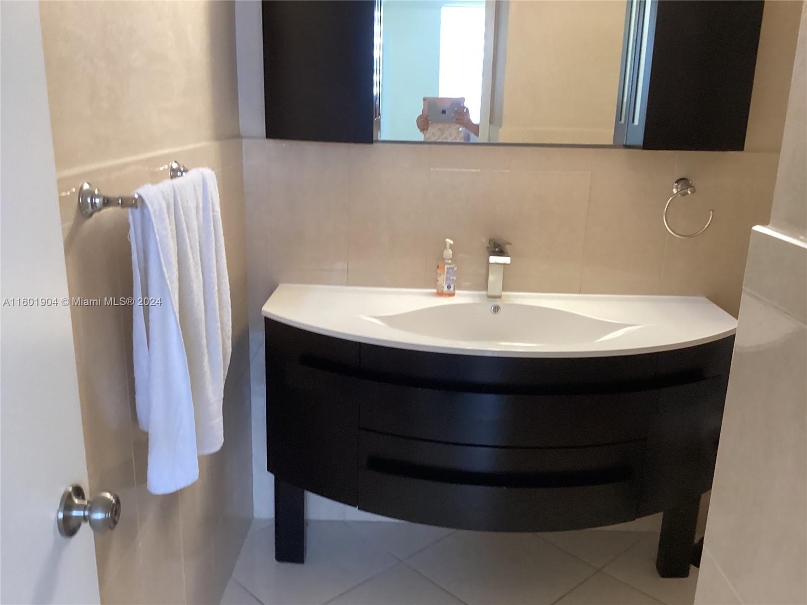 WINSTON TOWERS 700 CONDO - Residential Lease