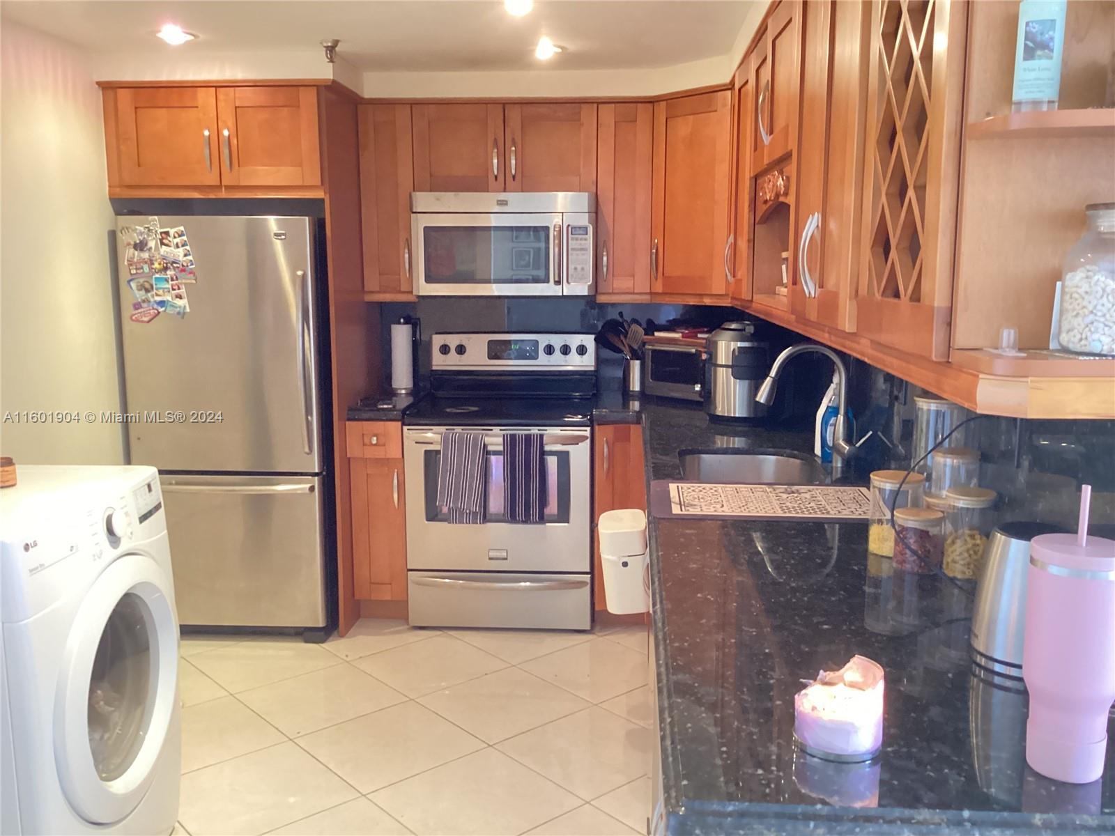 WINSTON TOWERS 700 CONDO - Residential Lease