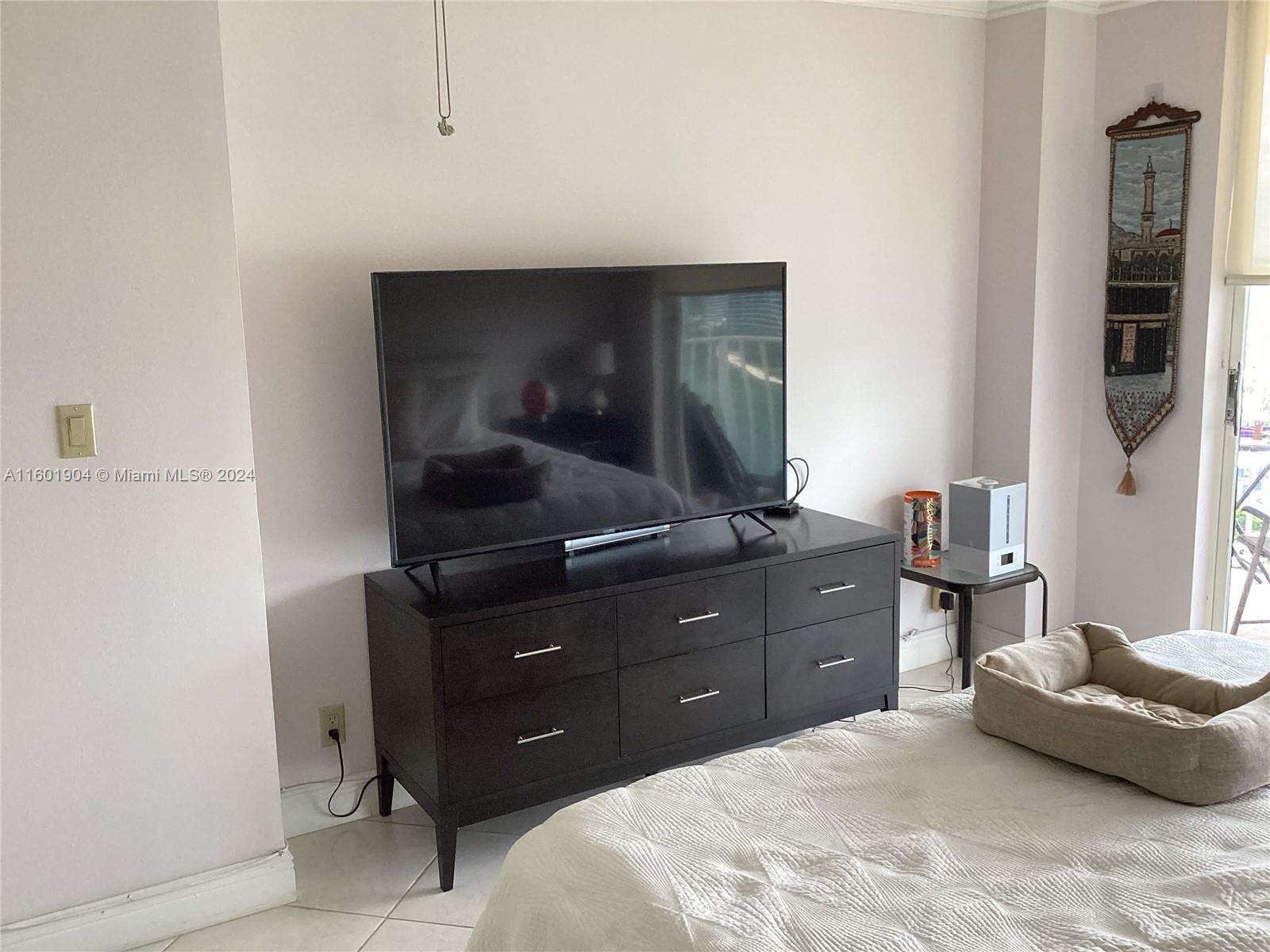 WINSTON TOWERS 700 CONDO - Residential Lease