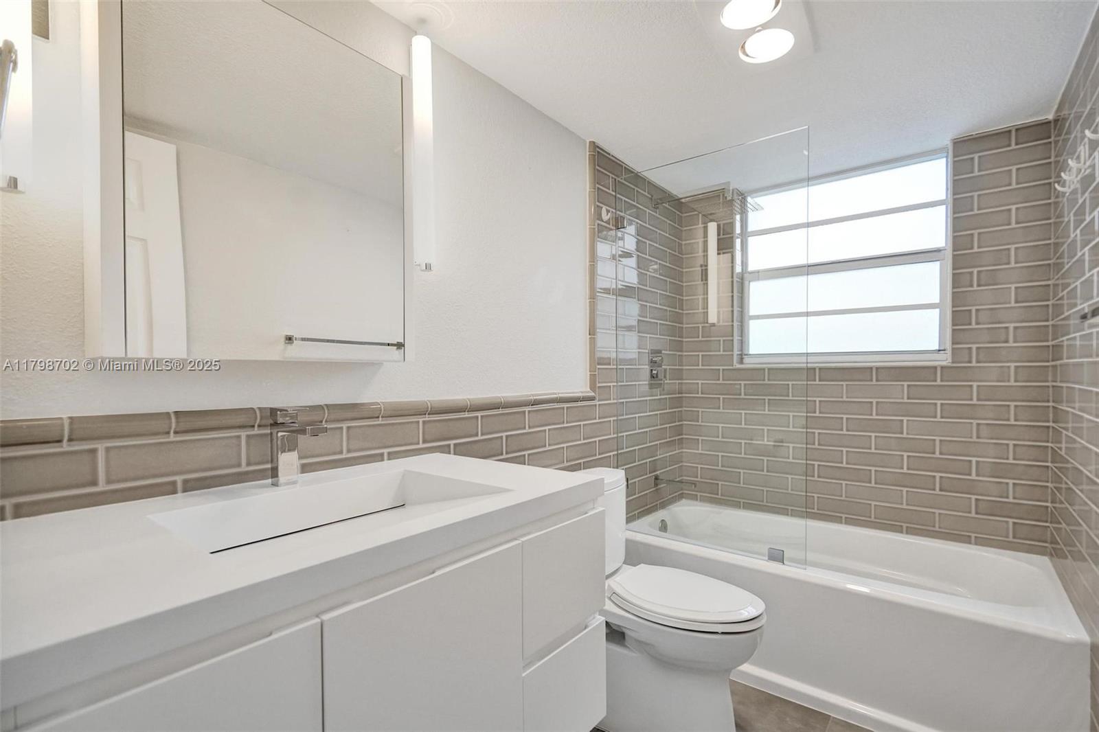 GOLDEN SURF TOWERS CONDO - Residential