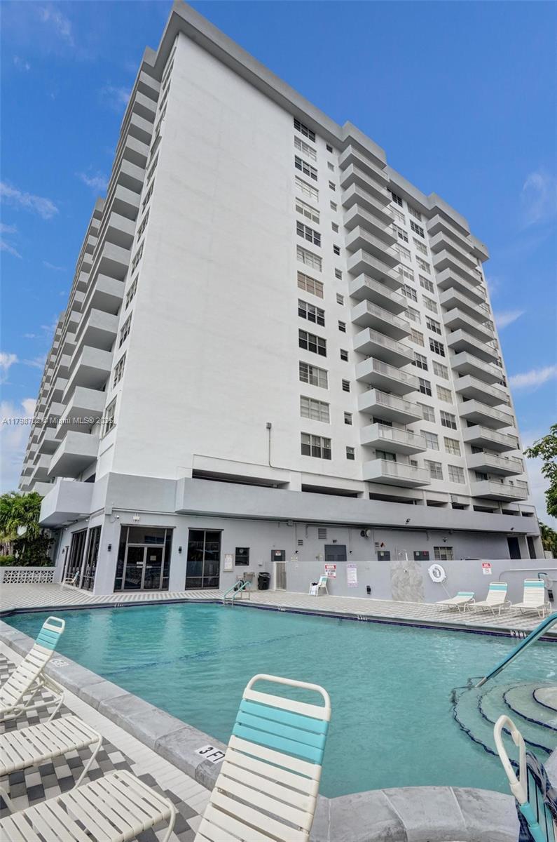 GOLDEN SURF TOWERS CONDO - Residential