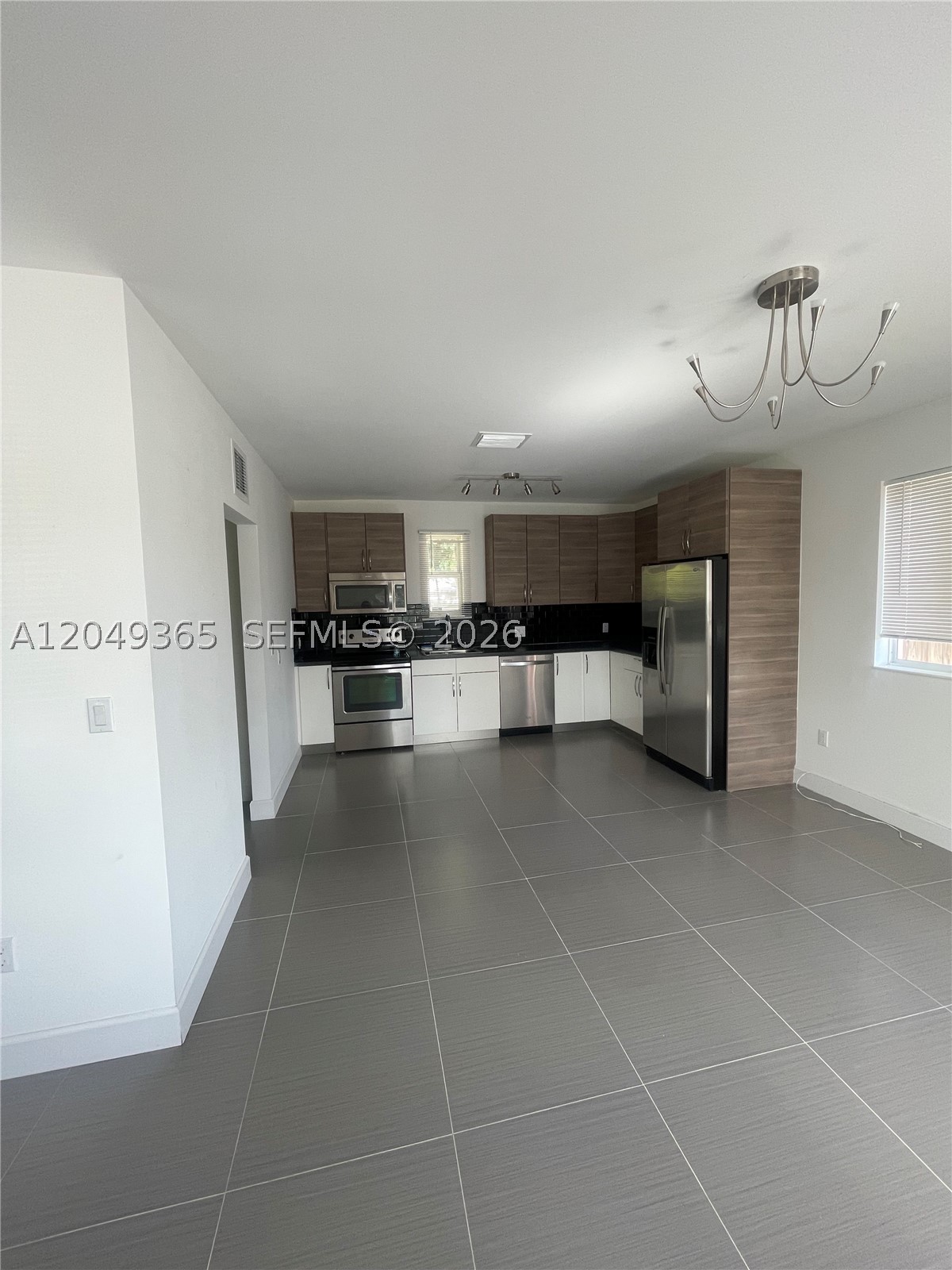 ALHAMBRA HEIGHTS - Residential Lease