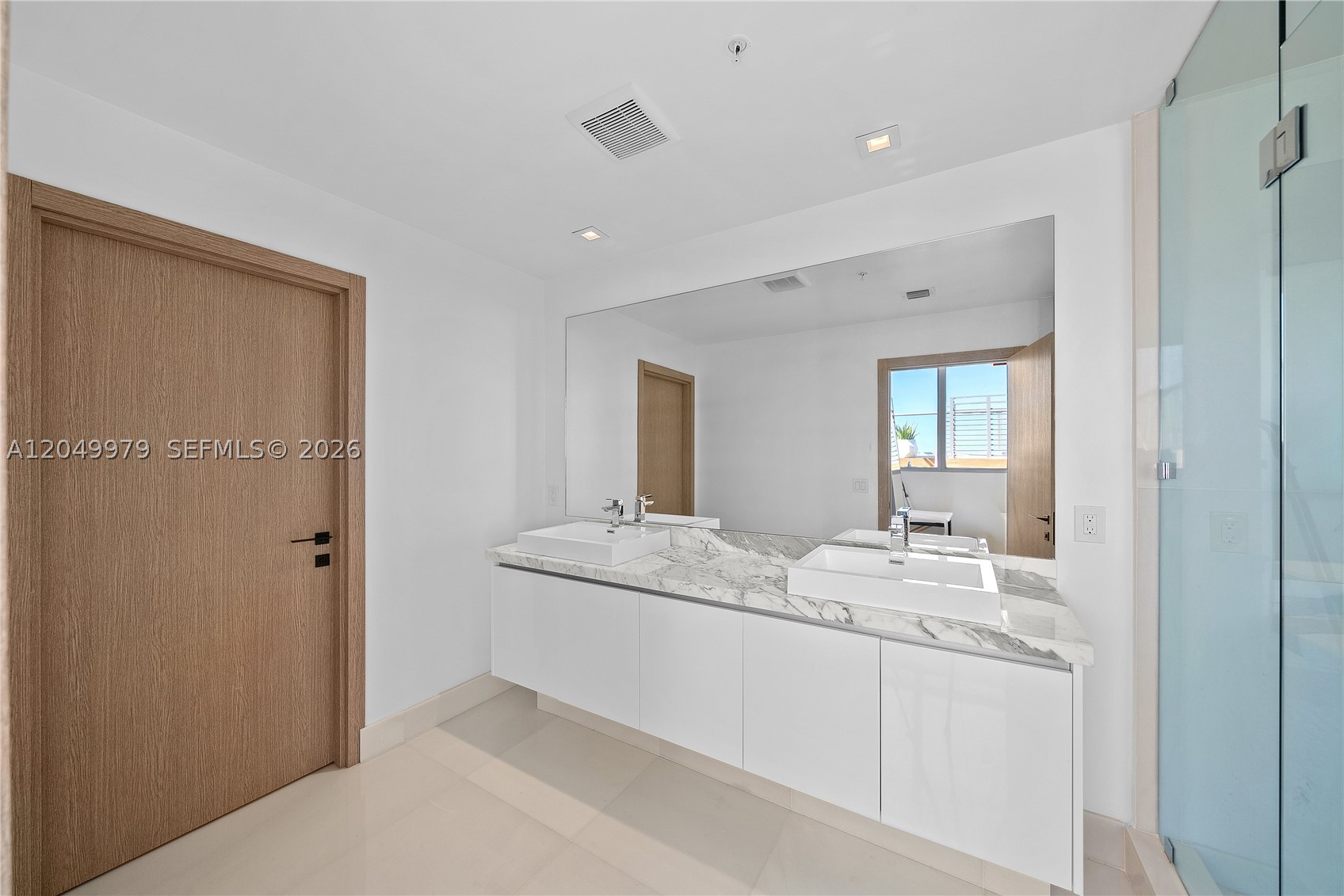 PARQUE TOWERS CONDO - Residential