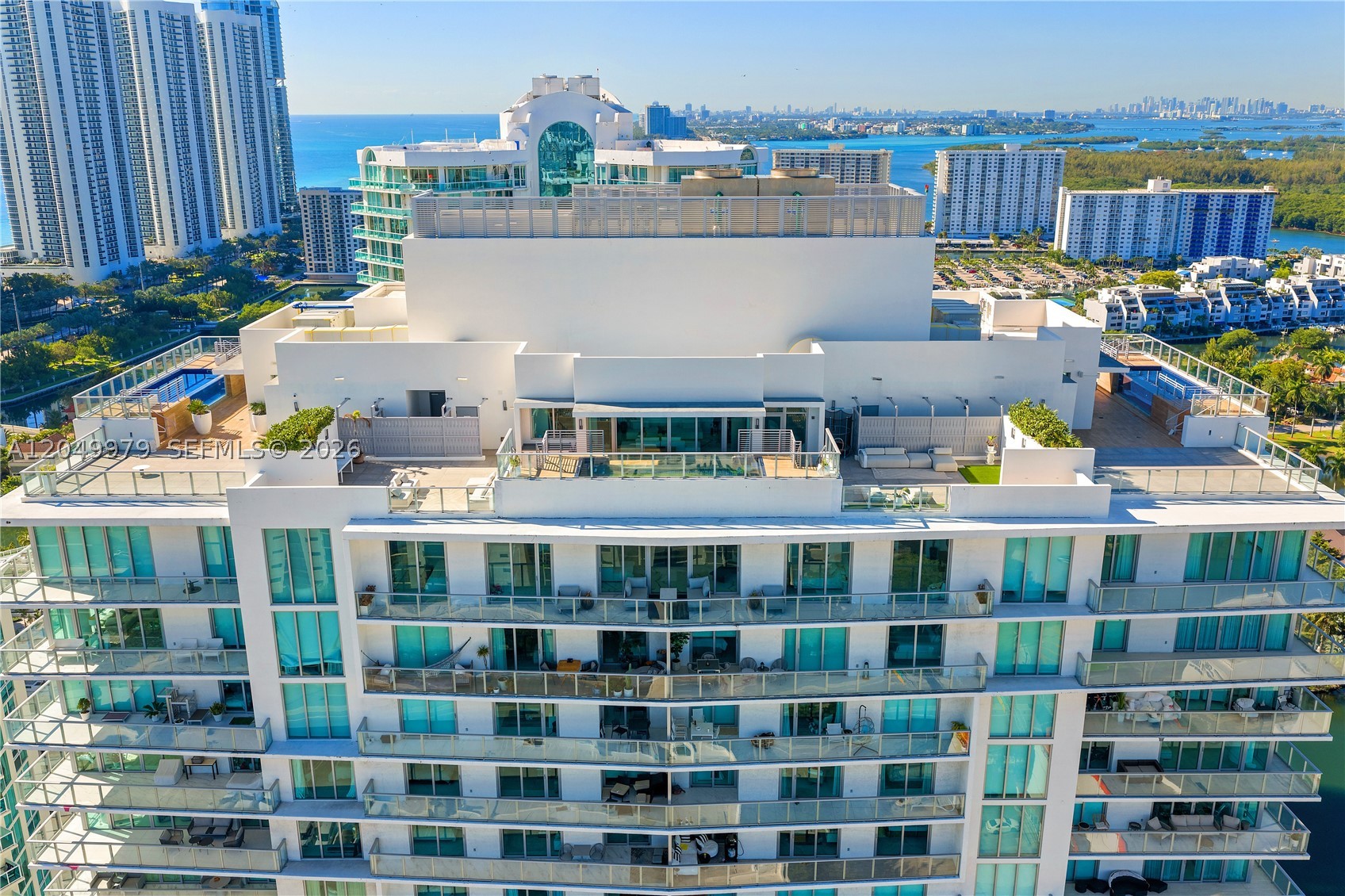 PARQUE TOWERS CONDO - Residential