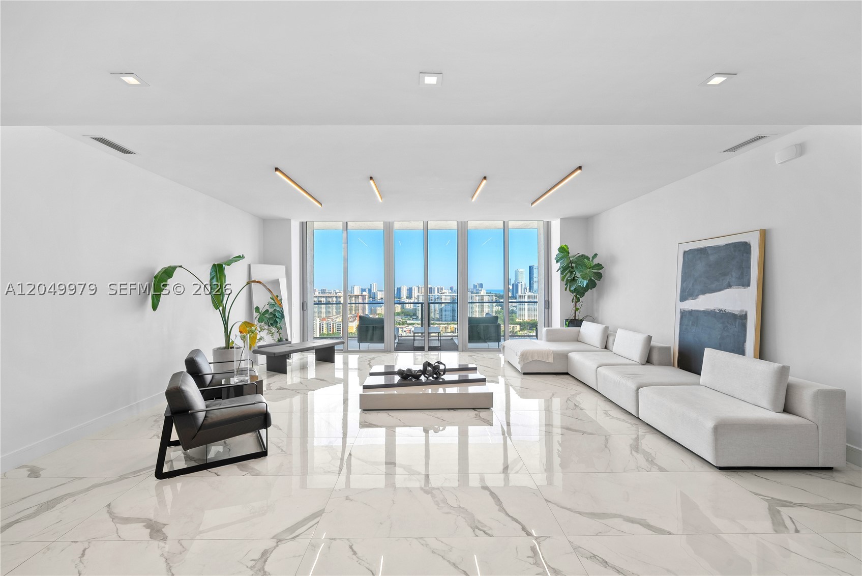 PARQUE TOWERS CONDO - Residential