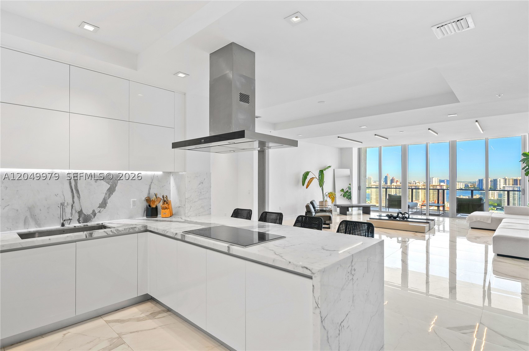 PARQUE TOWERS CONDO - Residential