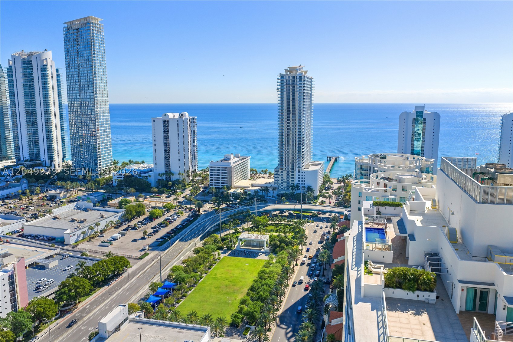 PARQUE TOWERS CONDO - Residential