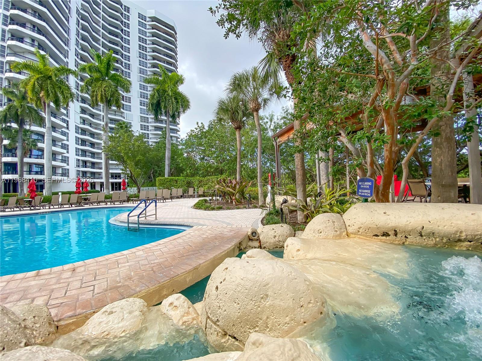 MYSTIC POINTE TOWER 600 C - Residential