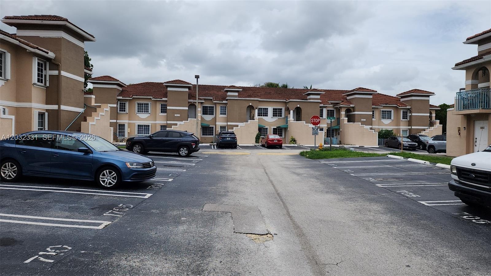LAGO LINDO TOWNVILLAS CON - Residential