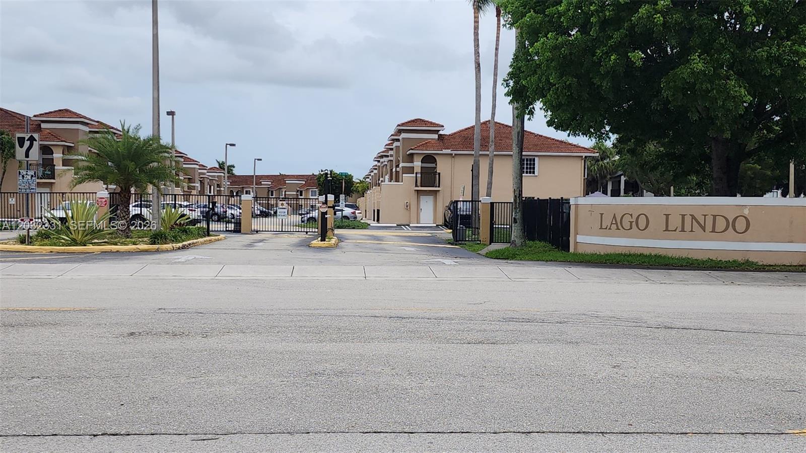 LAGO LINDO TOWNVILLAS CON - Residential