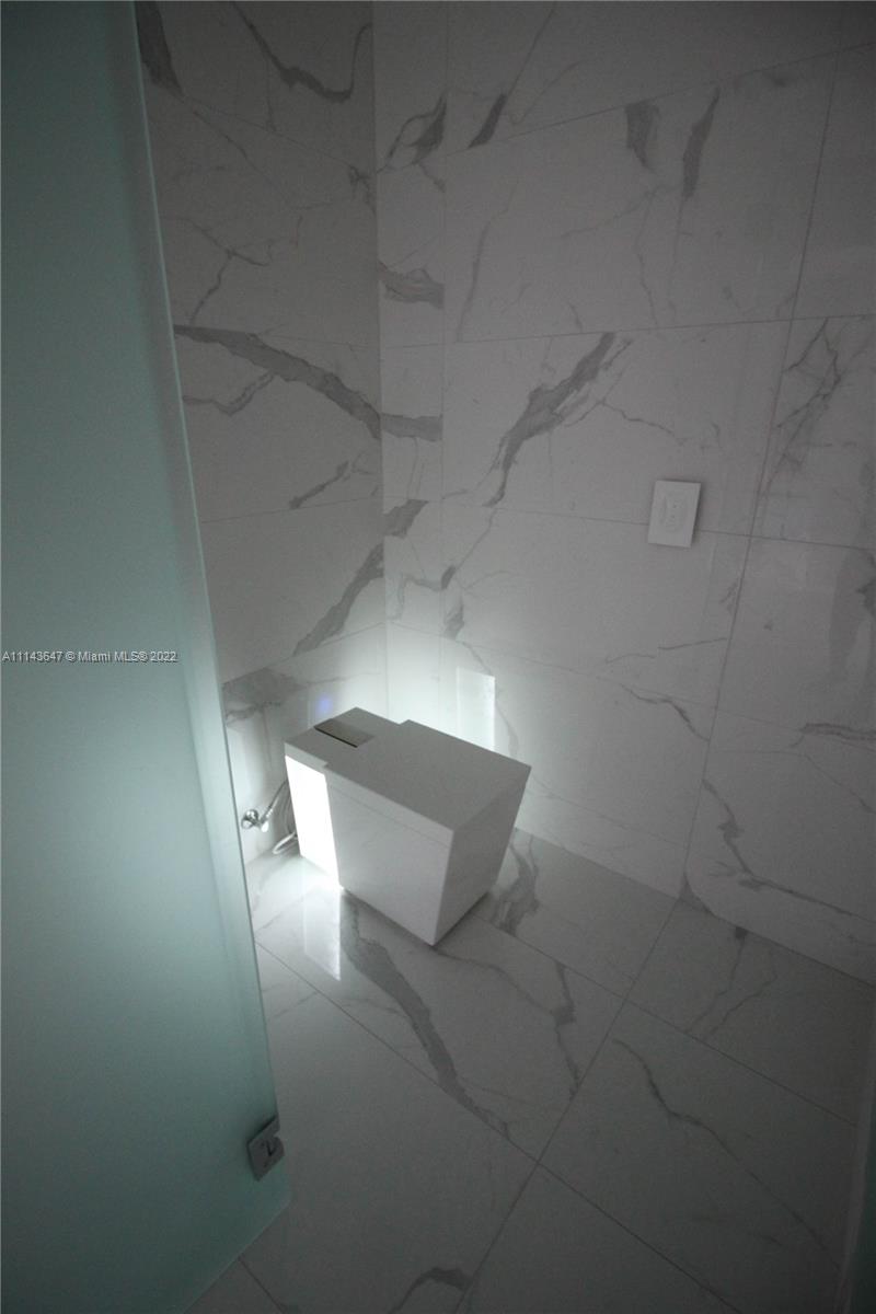 PRIVE CONDO - Residential Lease