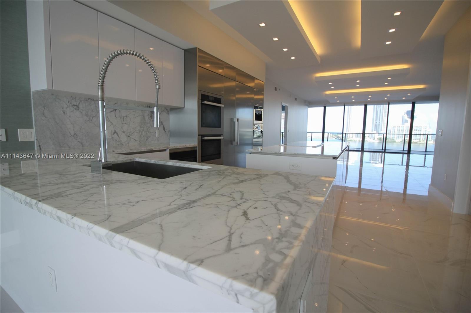 PRIVE CONDO - Residential Lease
