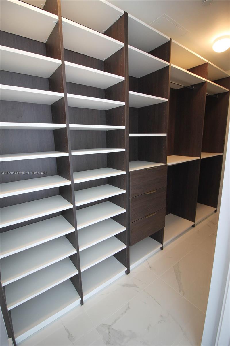 PRIVE CONDO - Residential Lease