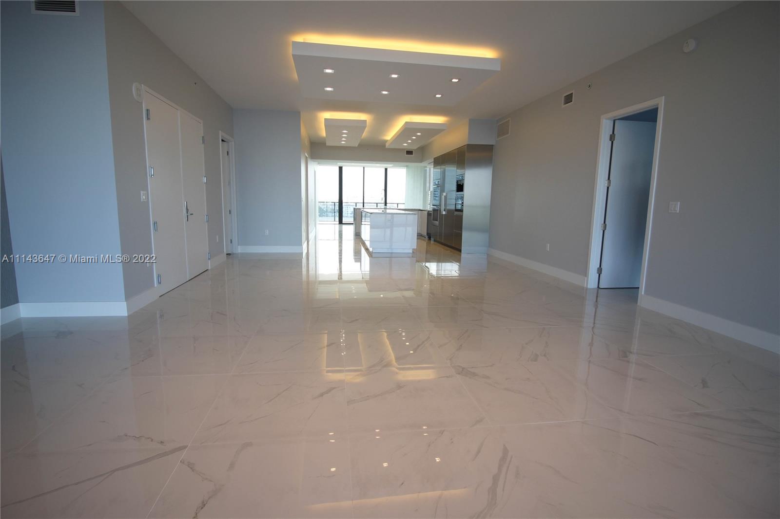 PRIVE CONDO - Residential Lease
