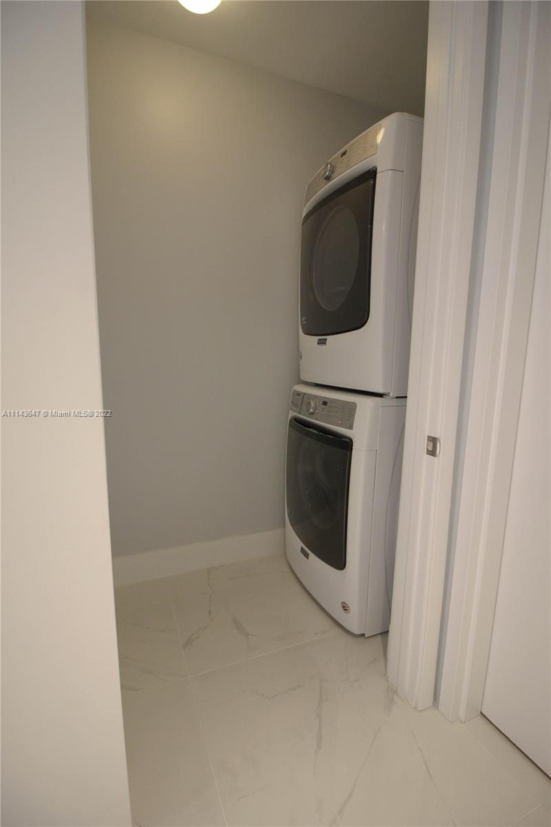 PRIVE CONDO - Residential Lease