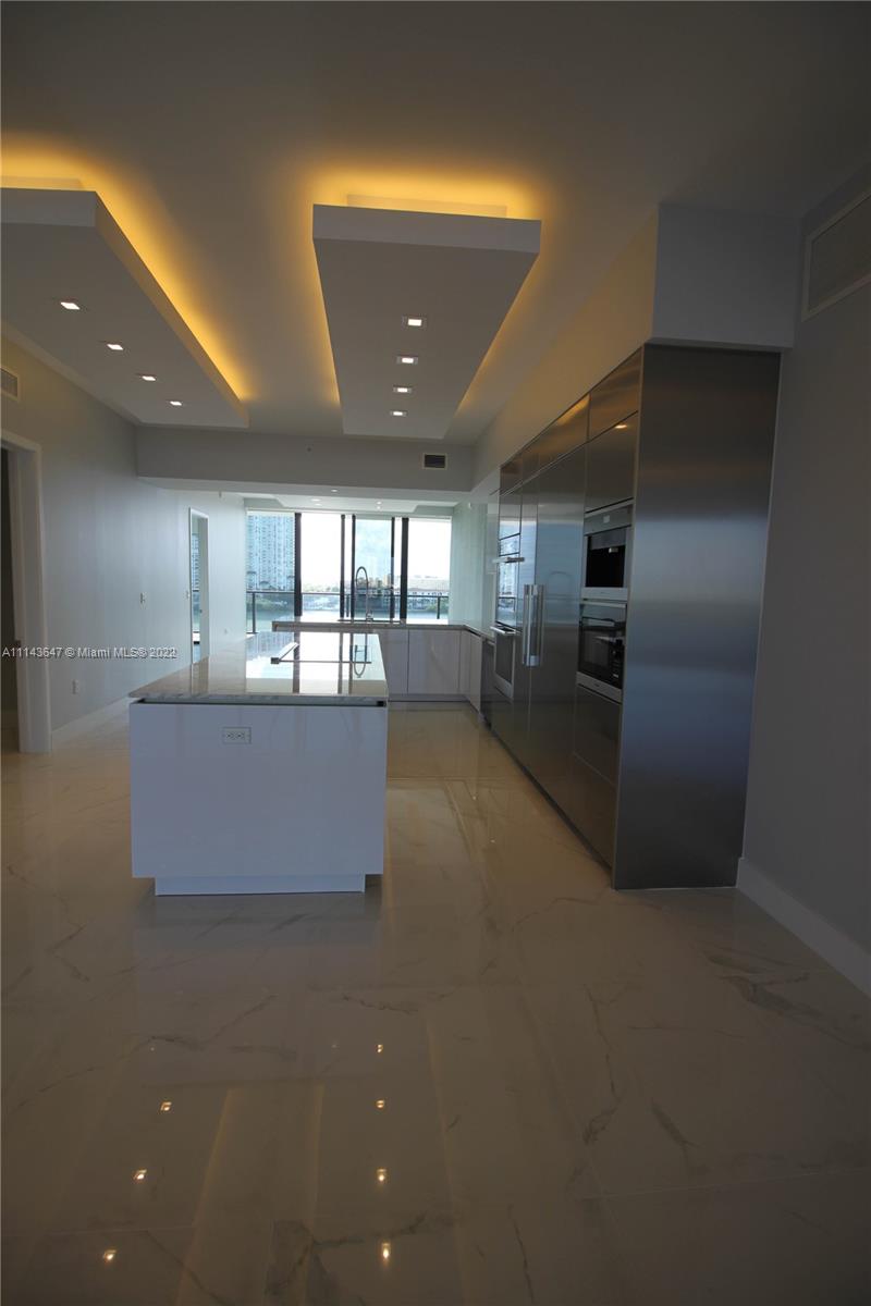 PRIVE CONDO - Residential Lease