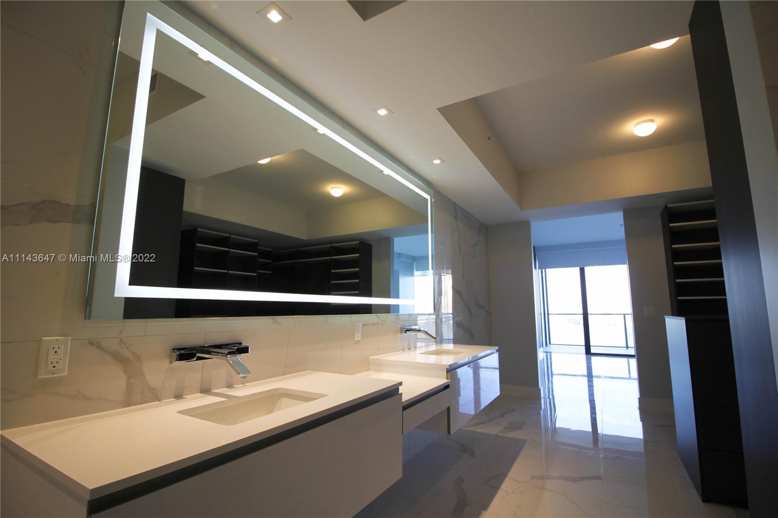 PRIVE CONDO - Residential Lease
