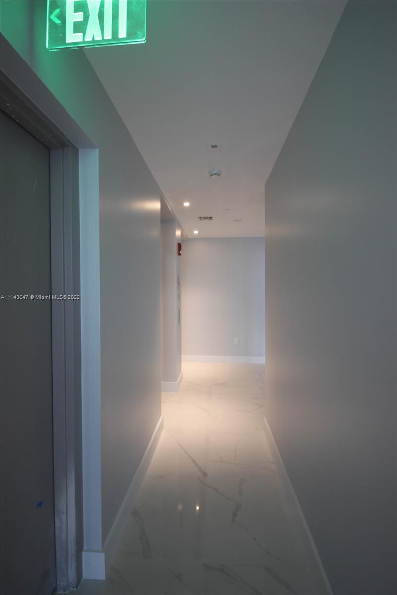 PRIVE CONDO - Residential Lease