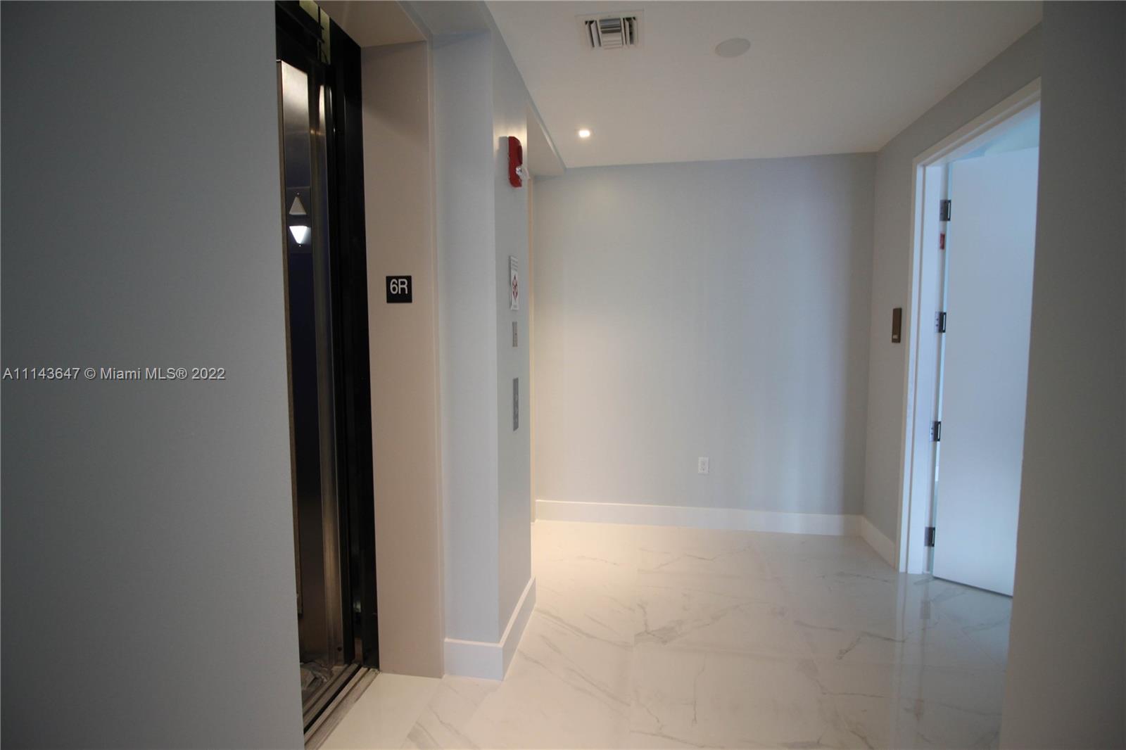 PRIVE CONDO - Residential Lease