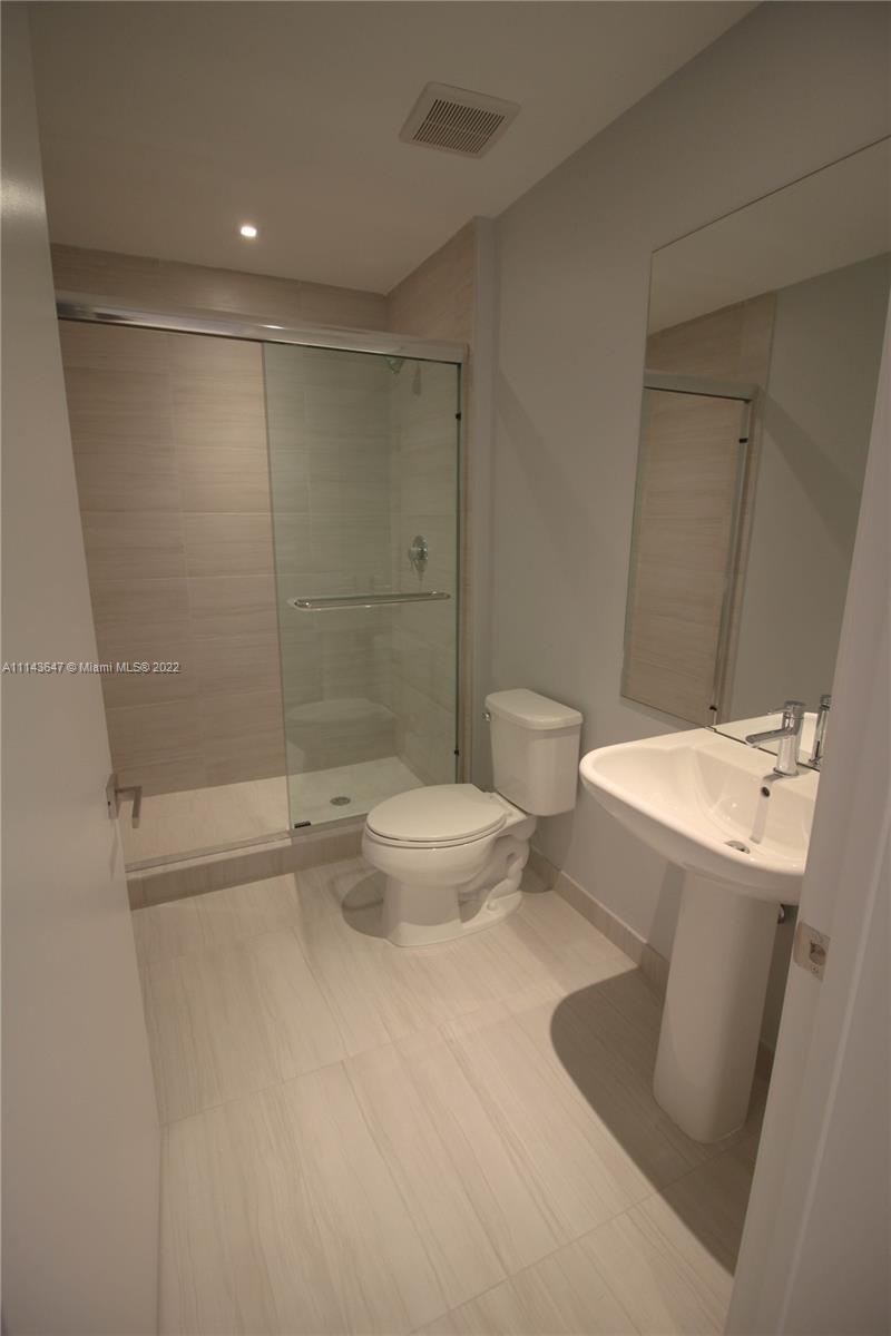 PRIVE CONDO - Residential Lease