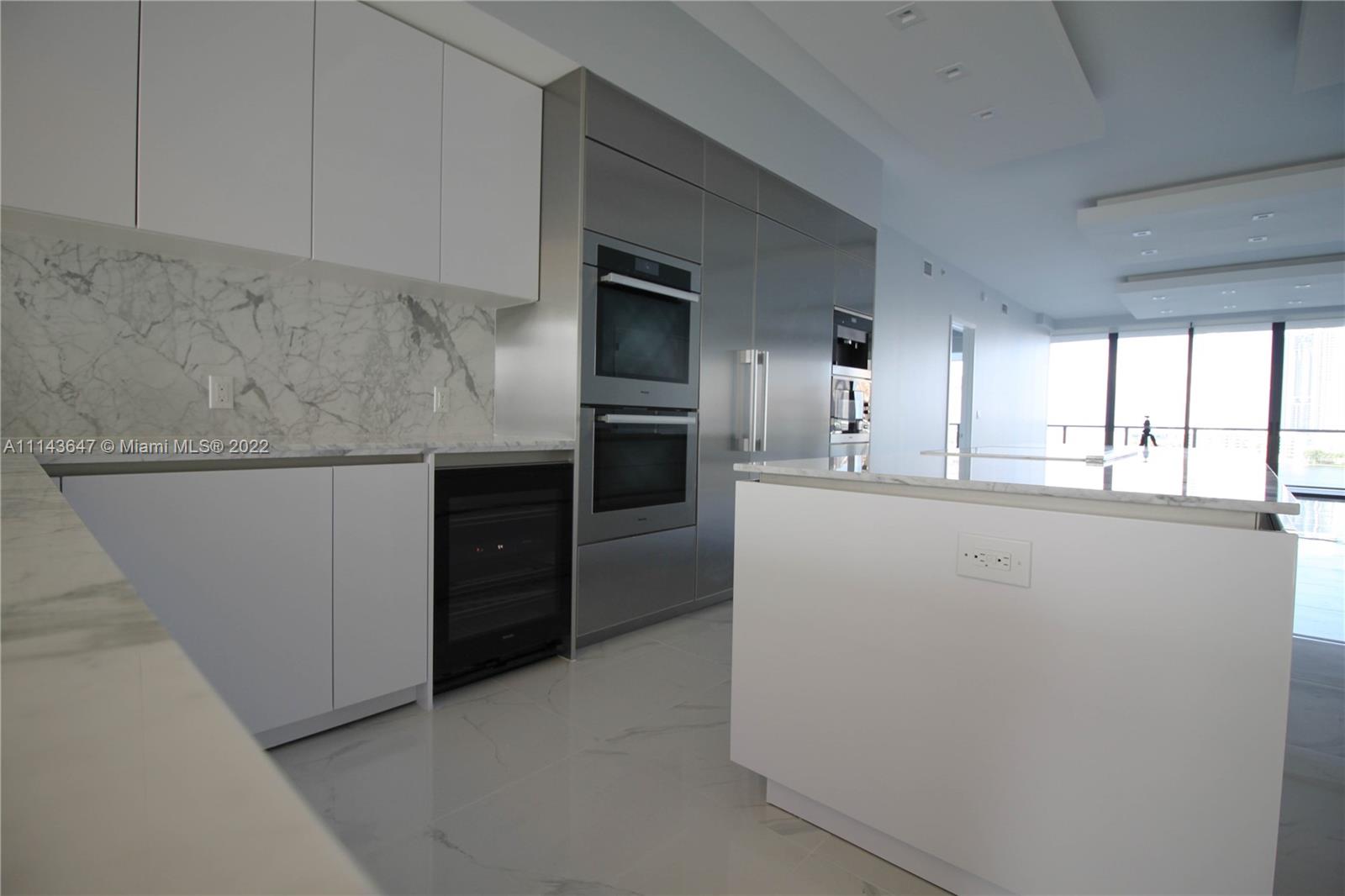 PRIVE CONDO - Residential Lease