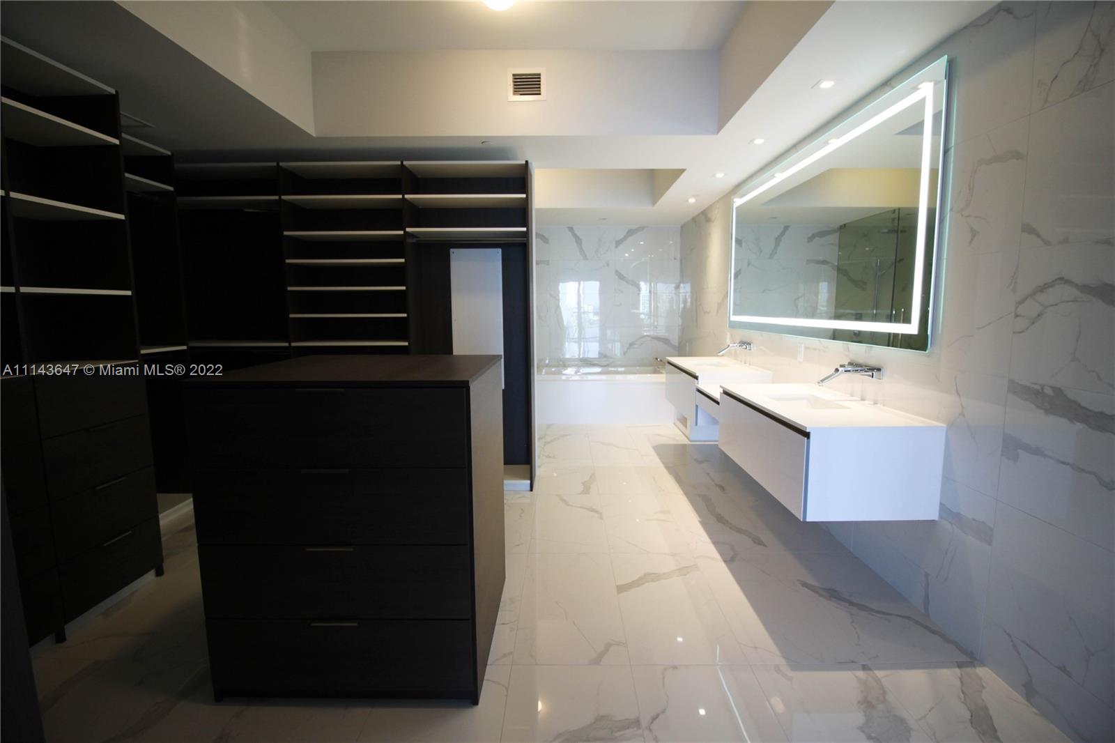 PRIVE CONDO - Residential Lease