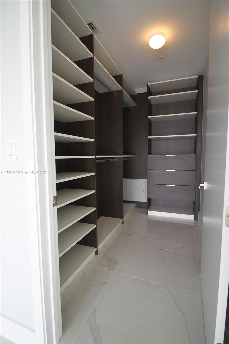PRIVE CONDO - Residential Lease