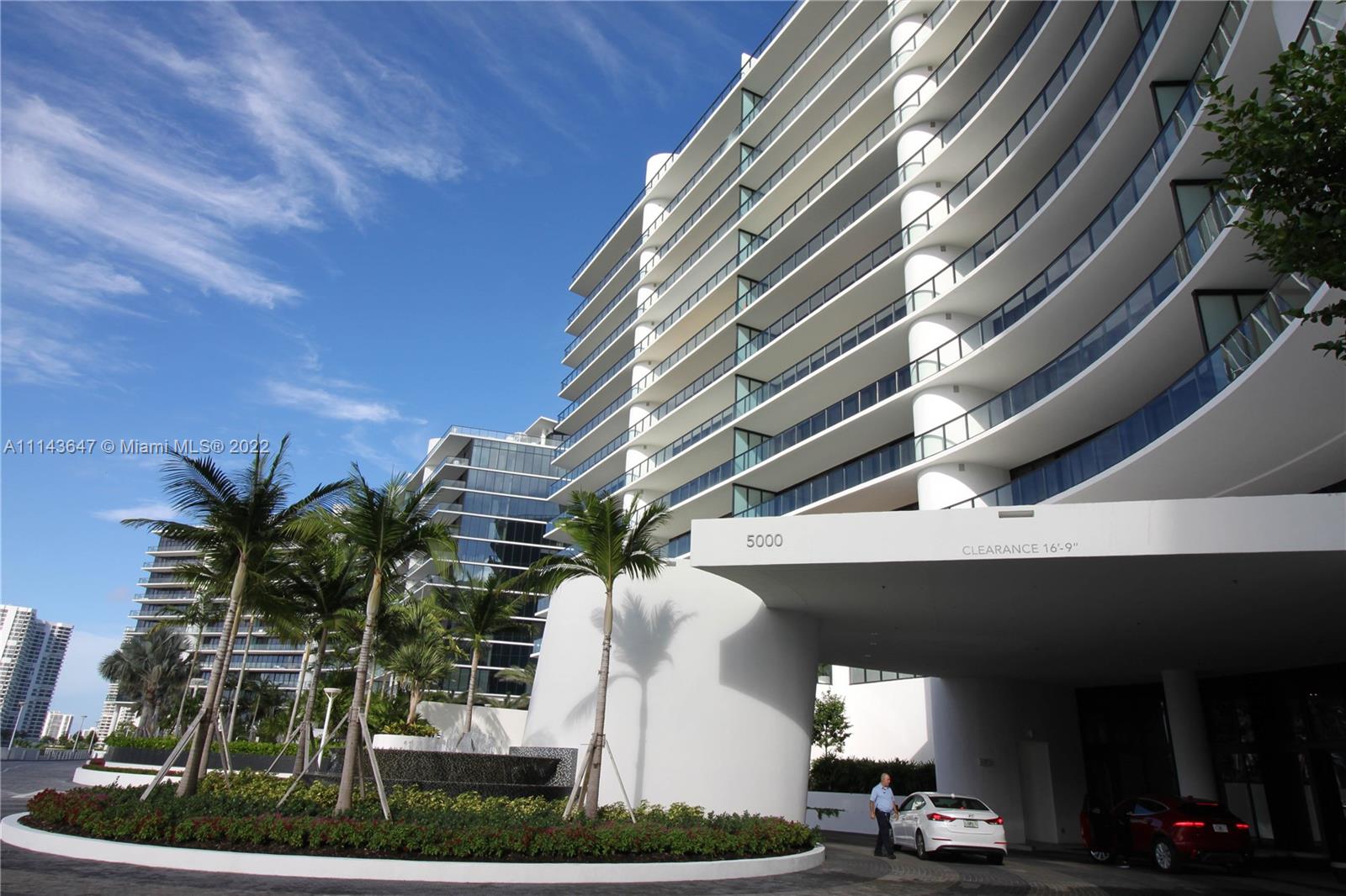 PRIVE CONDO - Residential Lease