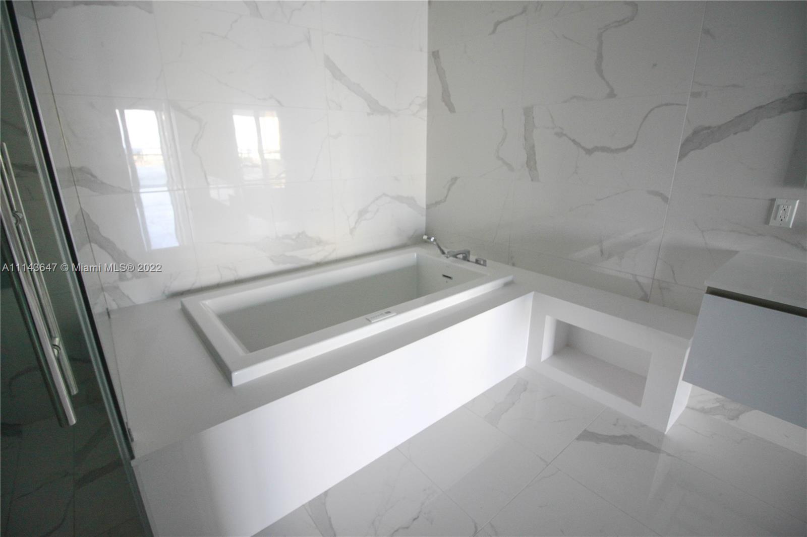 PRIVE CONDO - Residential Lease