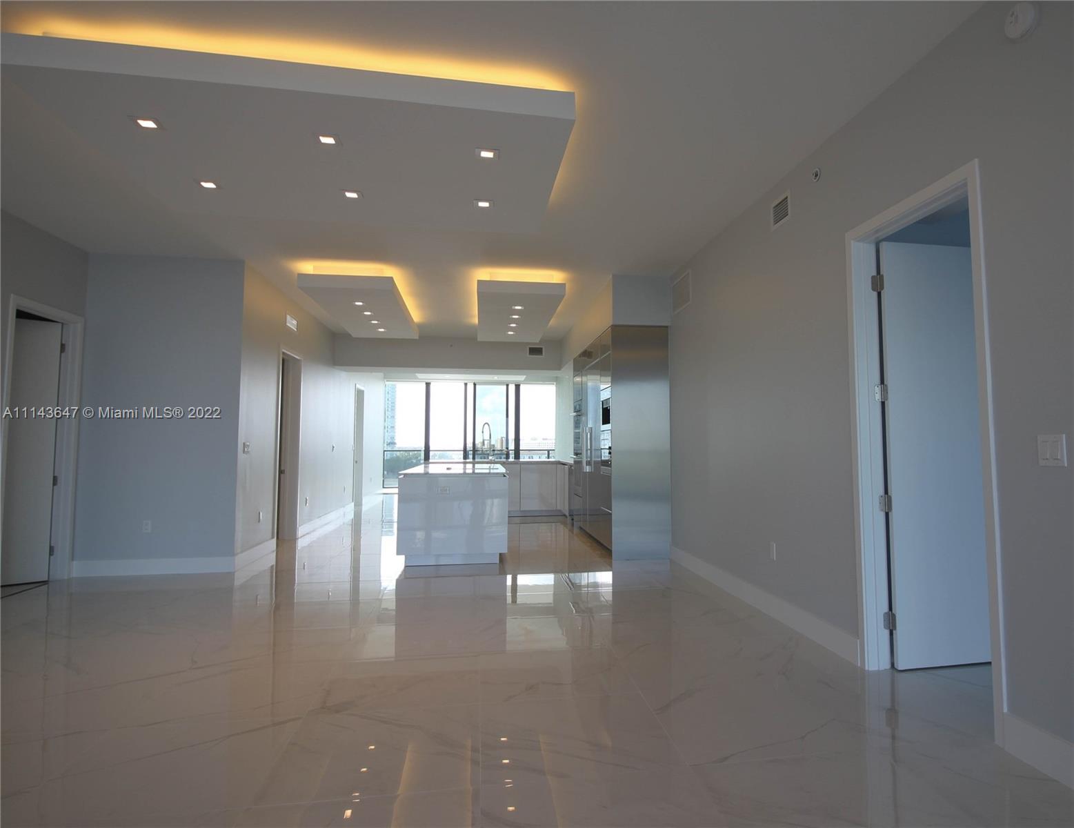 PRIVE CONDO - Residential Lease