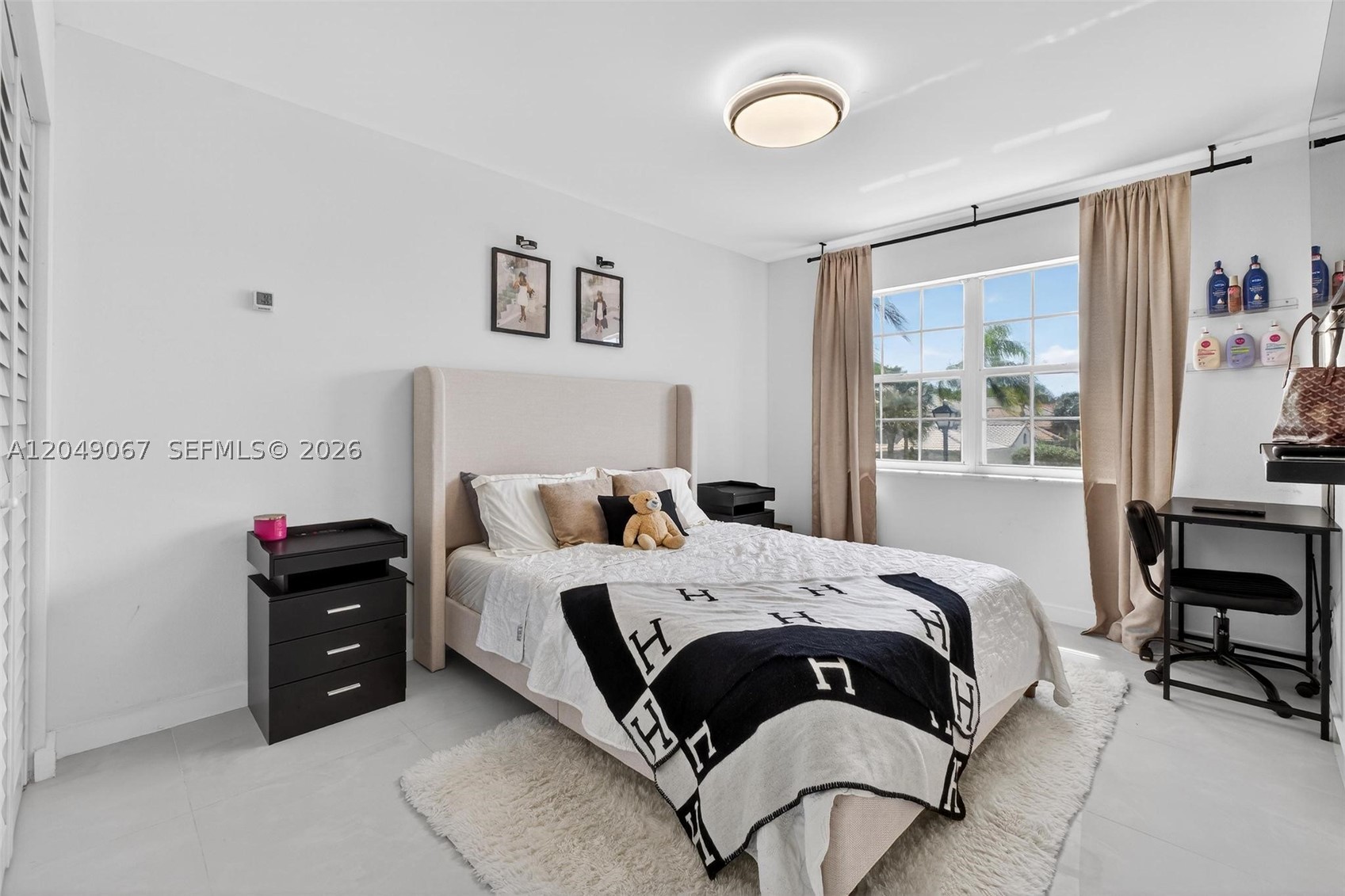 LAKES AT BOCA RATON PAR K - Residential Lease
