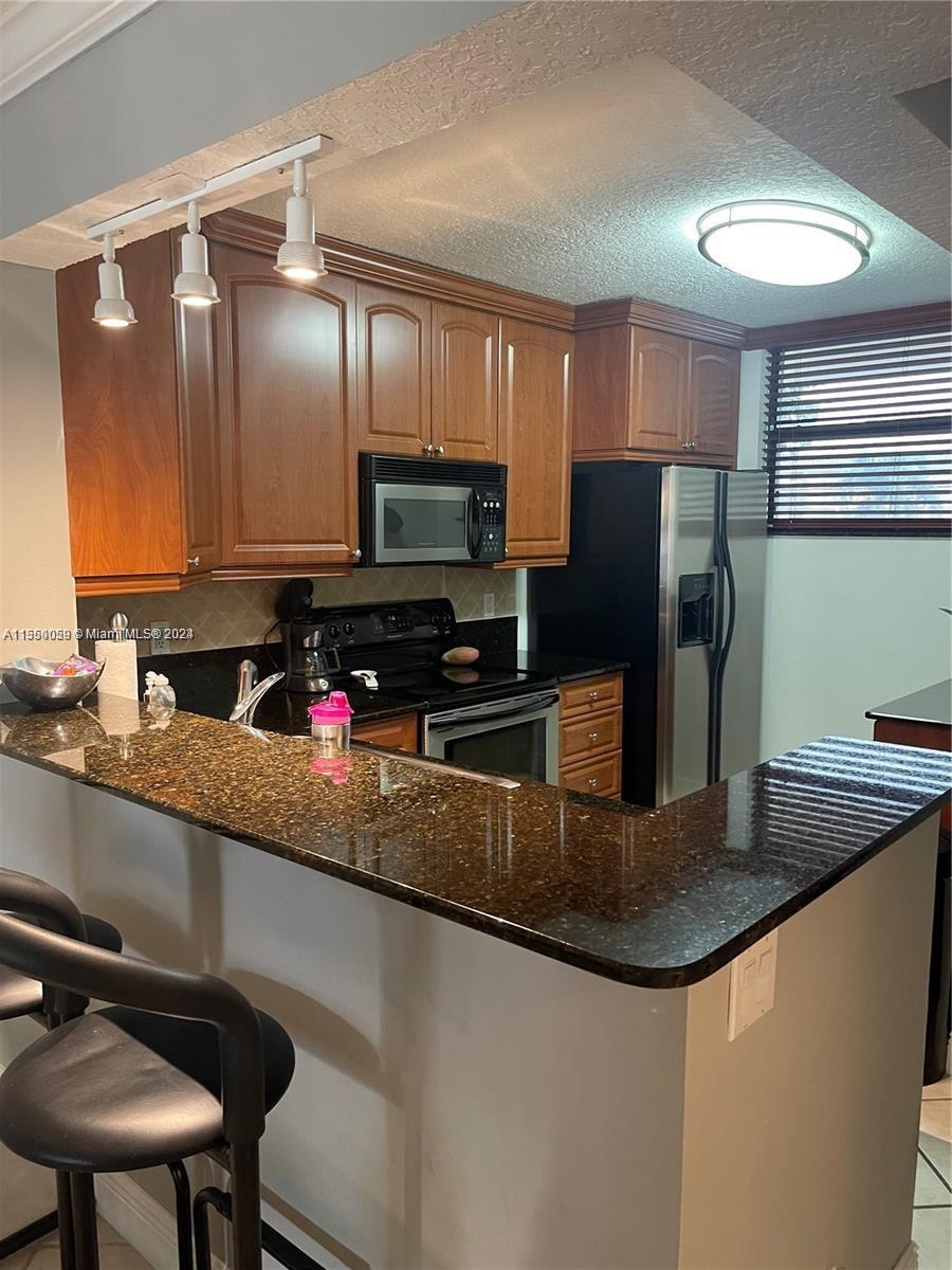 Excellent INVESTMENT OPPORTUNITYl!!  This property is currently rented for $2,100 per month, providing immediate rental income. Gorgeous remodel Waterview apartment in the heart of Fort Lauderdale! Enjoy this 2 bedrooms, 2 bathrooms. Excellent resort-style amenities, Pools/ Spas, Club House, Restaurant/Bar, Library, BBQ Area, Hot Tub, BBQ, Tennis Courts, and Lake Access for kayaking and boating. Close to I-95, Wilton Manors, Shopping, and Beaches. 40 YR Inspection COMPLETED & $40,000 ASSESSMENT PAID IN FULL!