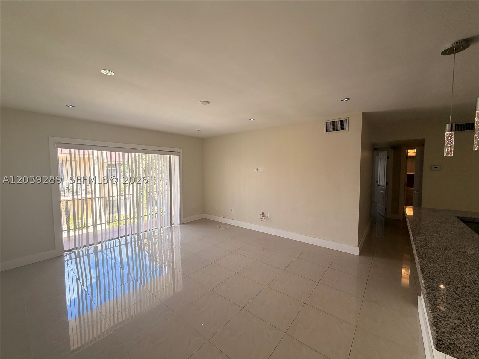 RESIDENCES @ THE FALLS CO - Residential Lease