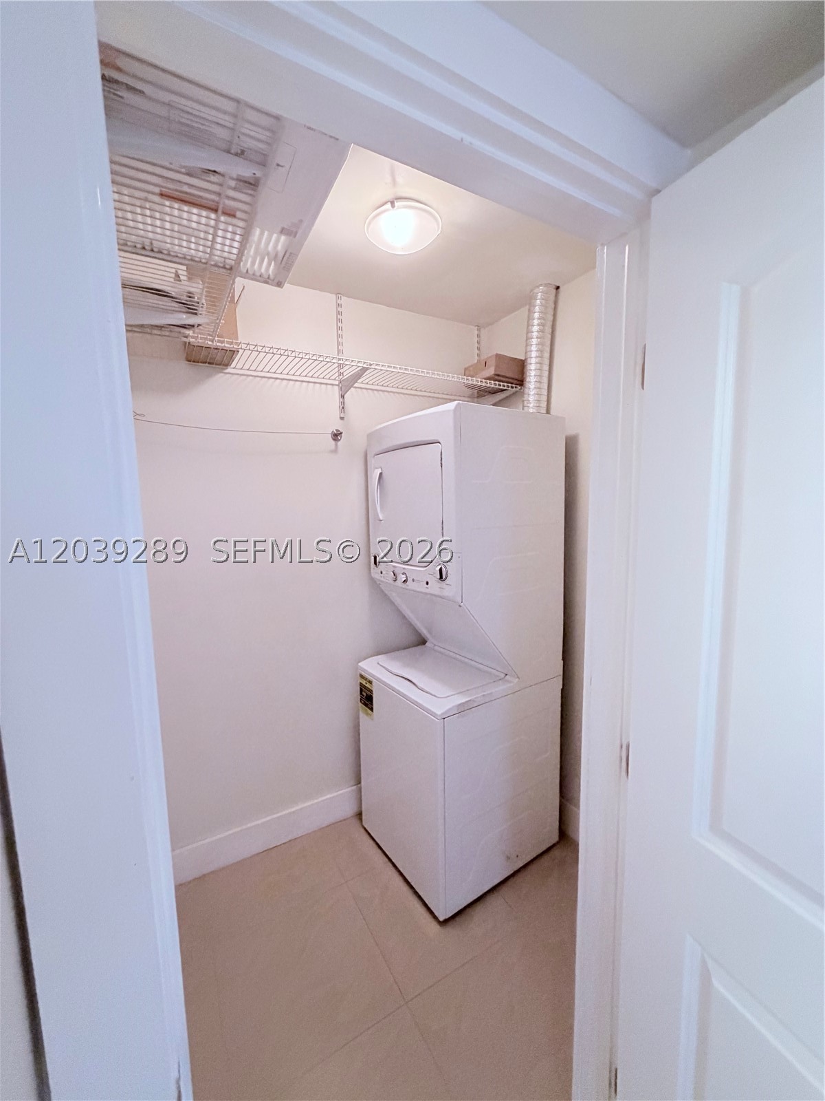 RESIDENCES @ THE FALLS CO - Residential Lease