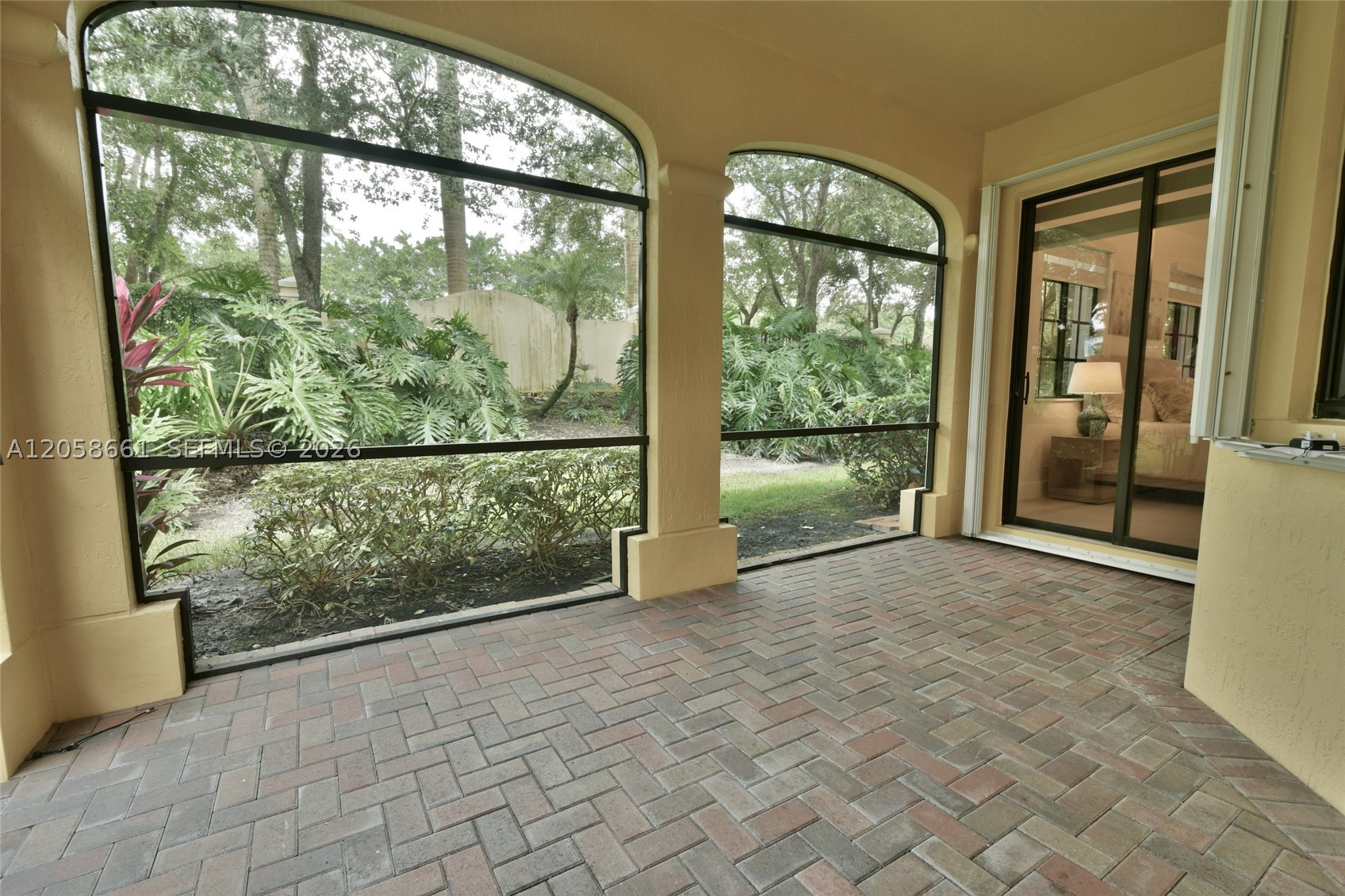 MARIPOSA POINTE AT WESTON - Residential