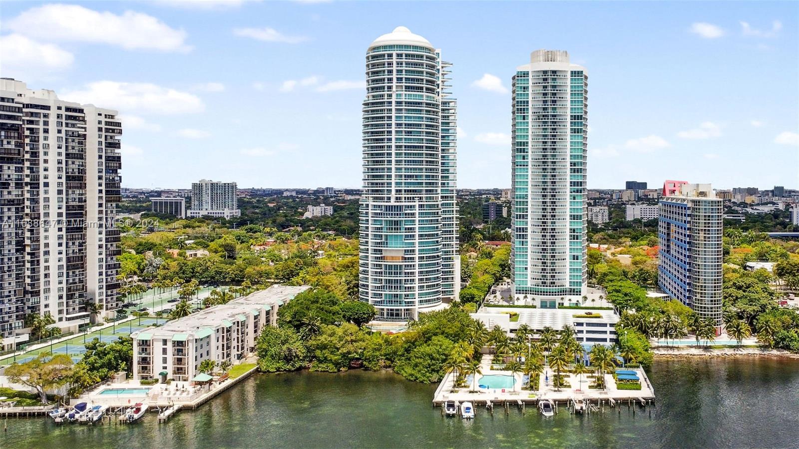 SKYLINE ON BRICKELL CONDO - Residential