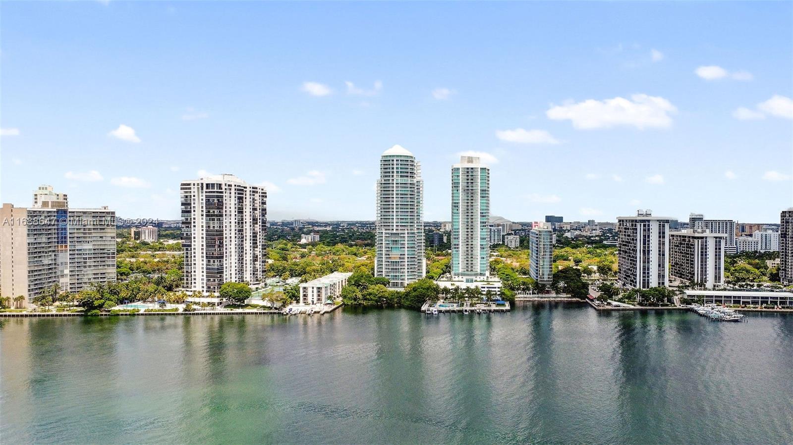 SKYLINE ON BRICKELL CONDO - Residential
